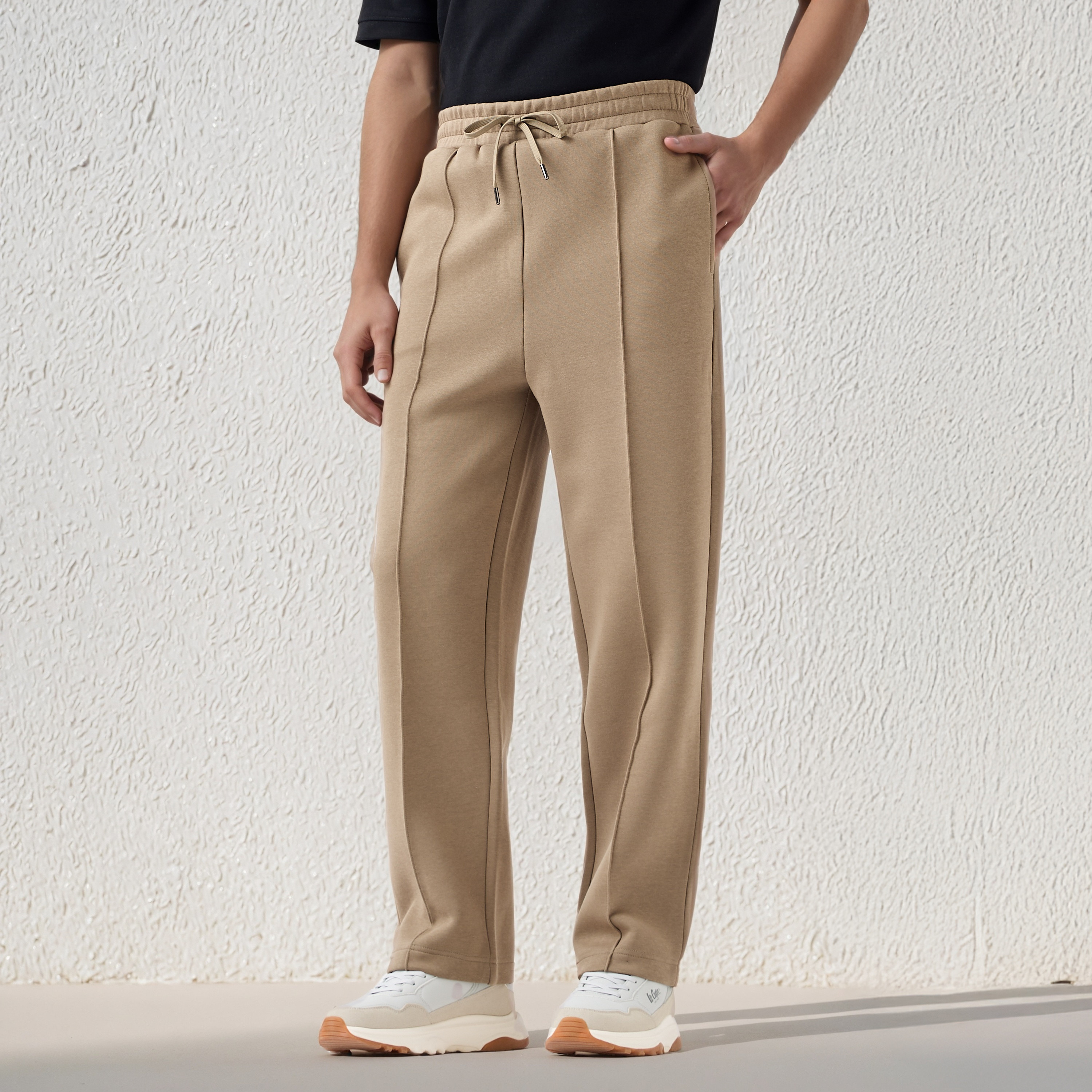 بنطلون رياضي بقصّة عادية وتفاصيل ألواح للرجال من إمبيرور-men-clothing-bottoms-joggers-image-1