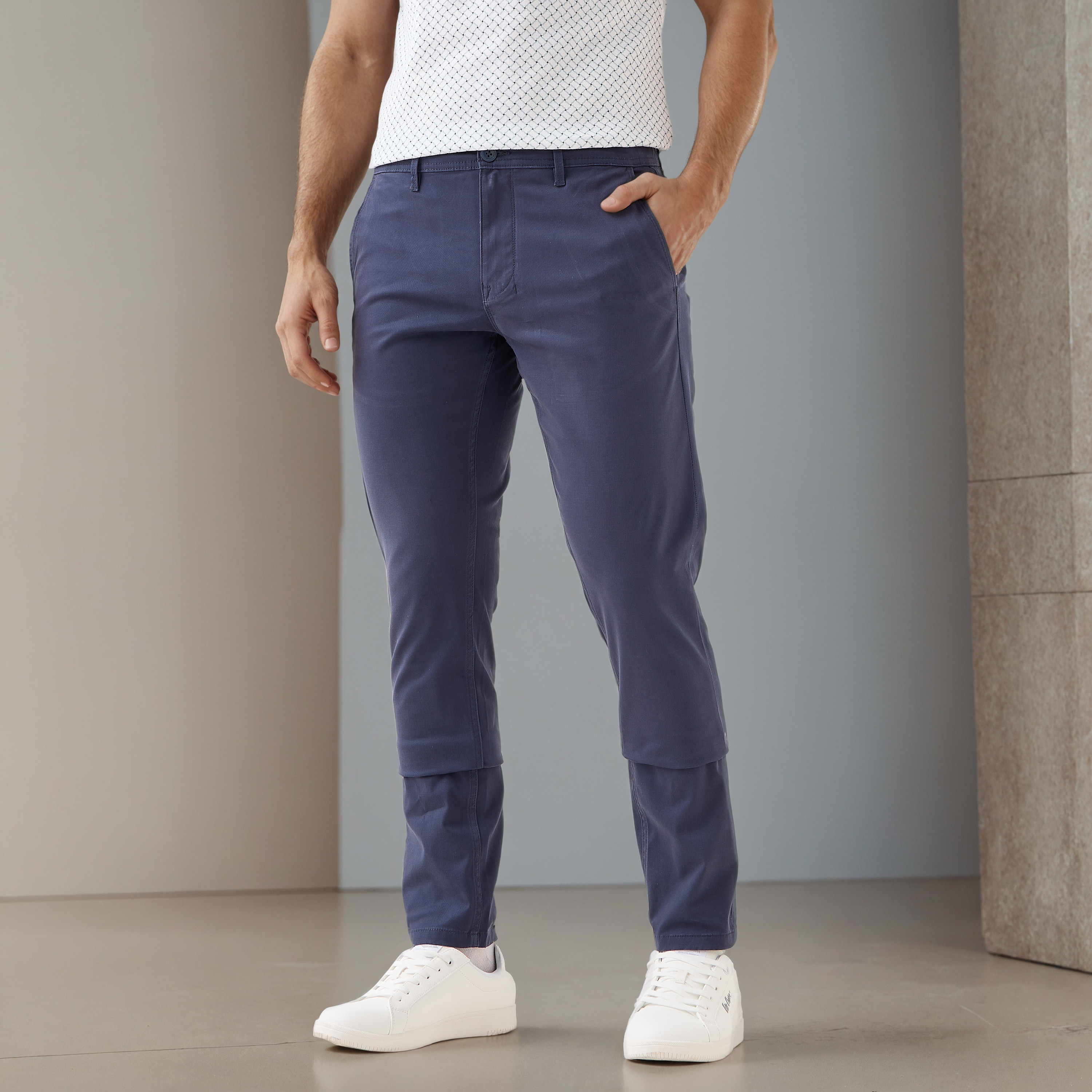 بنطلون شينو بقصّة سليم-men-clothing-bottoms-trousersandchinos-chinos-image-4
