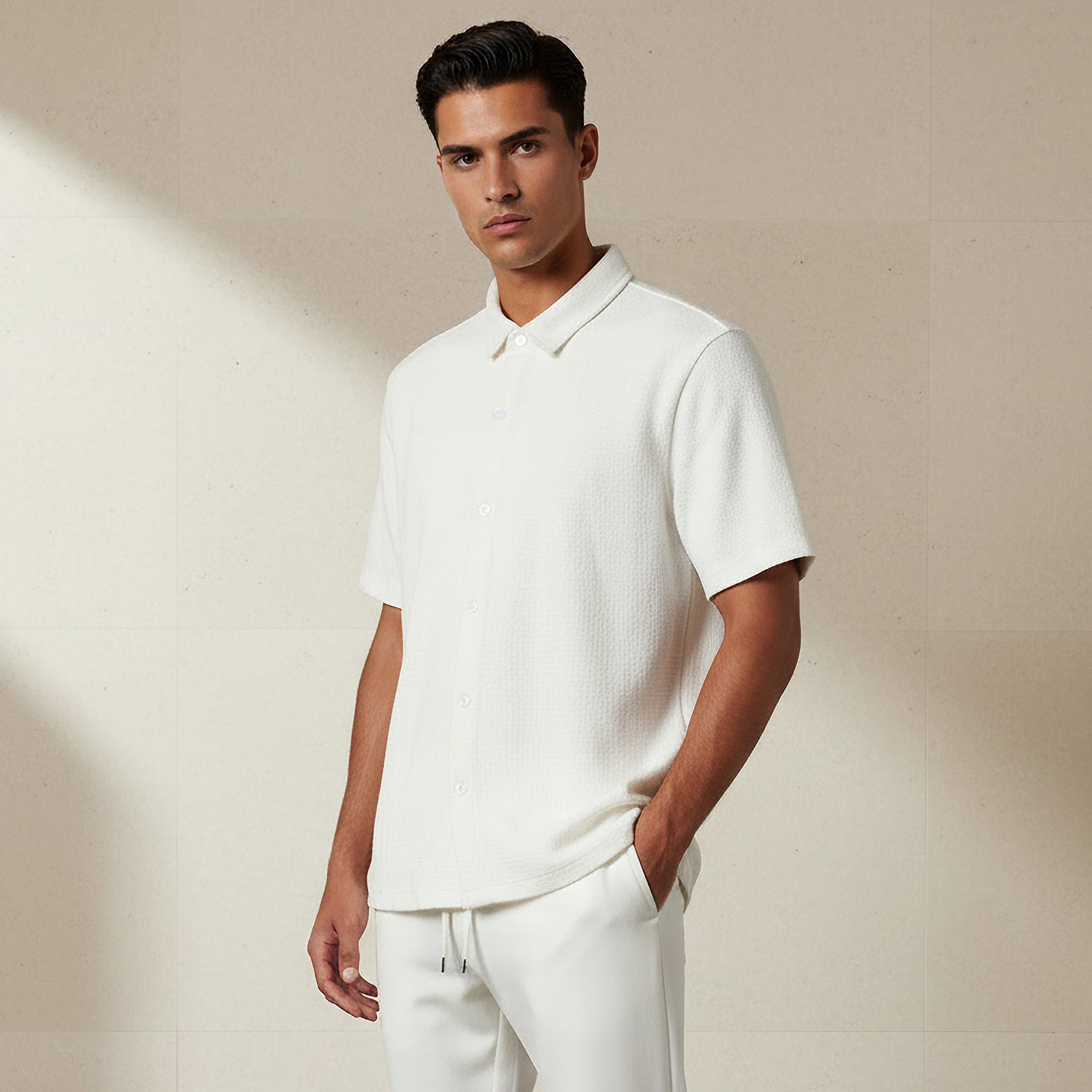 قميص بقصة عادية وياقة وملمس بارز وأكمام قصيرة للرجال-men-clothing-shirts-image-1