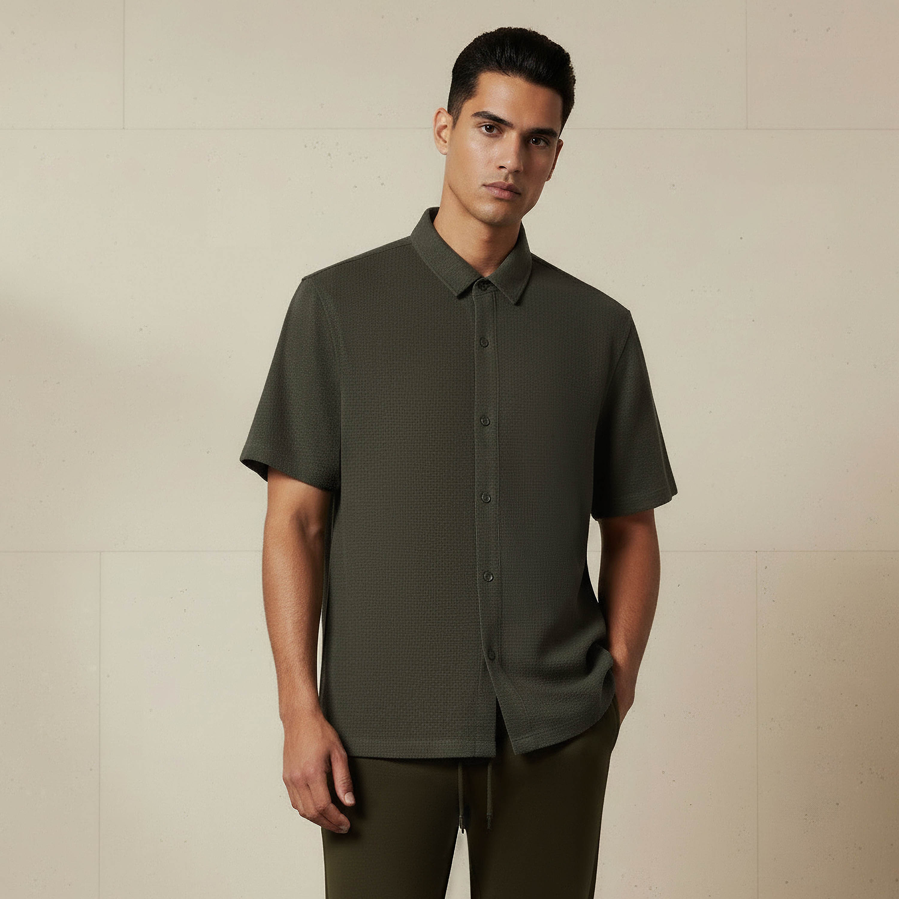 قميص بقصة عادية وياقة وملمس بارز وأكمام قصيرة للرجال-men-clothing-shirts-image-1