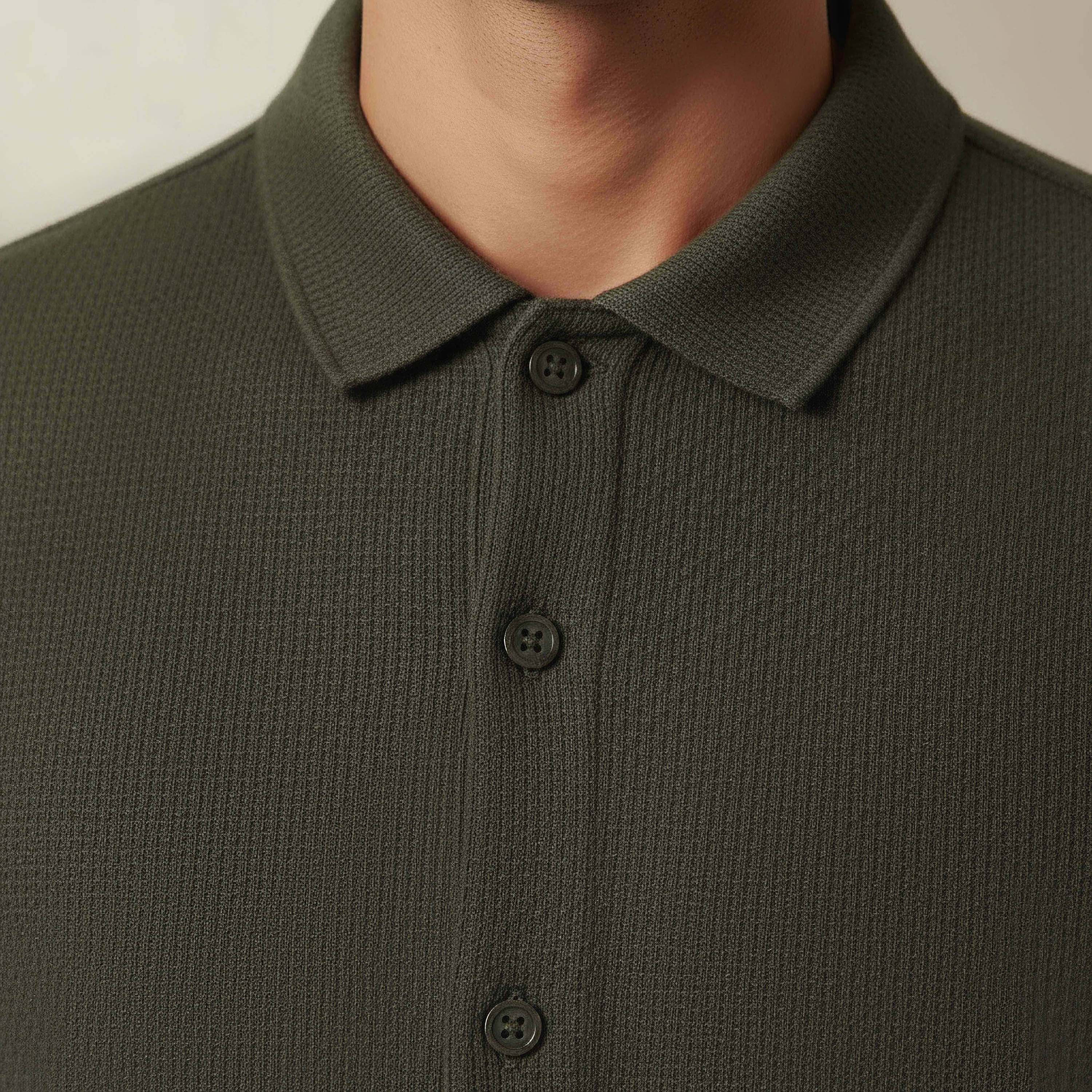 قميص بقصة عادية وياقة وملمس بارز وأكمام قصيرة للرجال-men-clothing-shirts-image-4