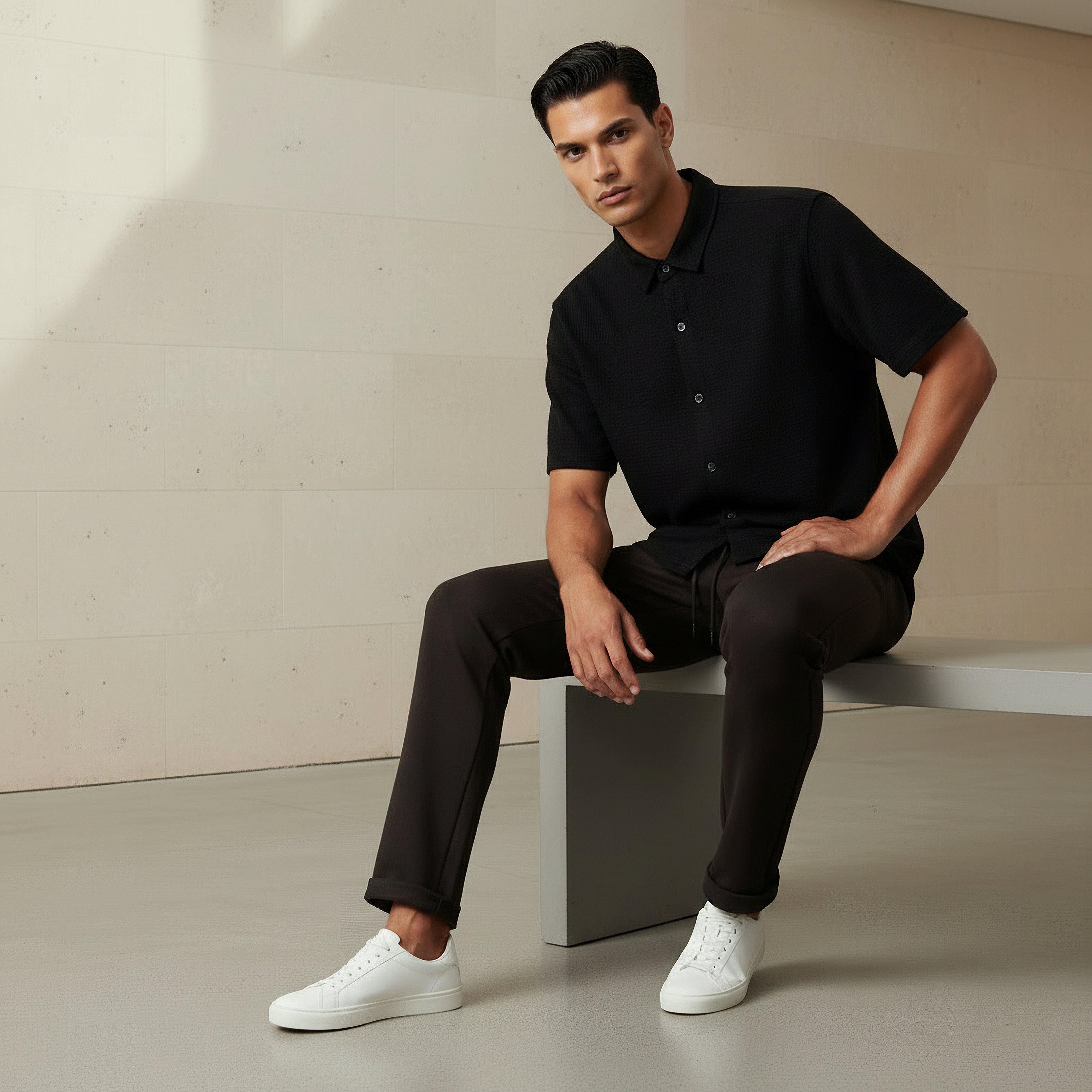 قميص بقصة عادية وياقة وملمس بارز وأكمام قصيرة للرجال-men-clothing-shirts-image-5