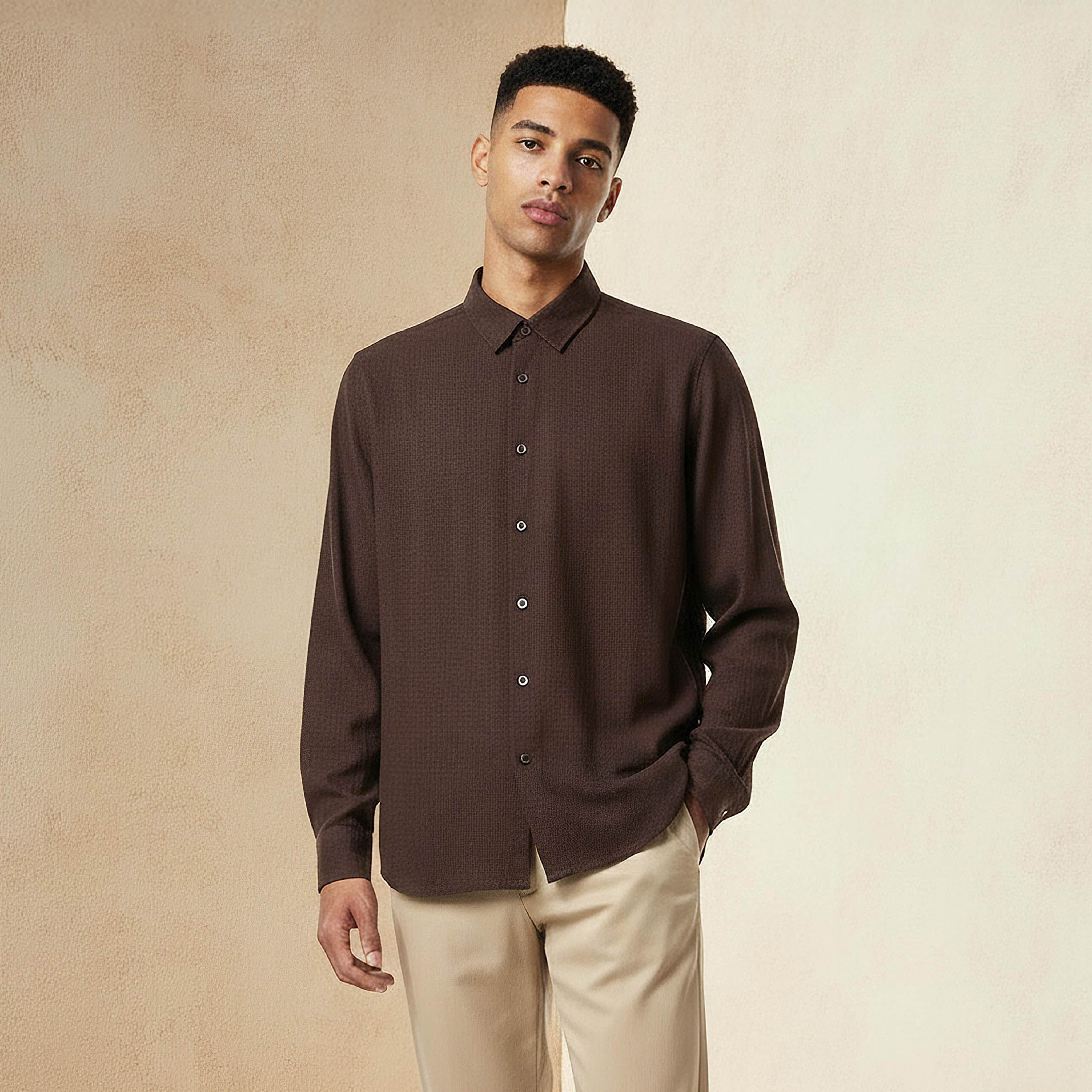 قميص بتصميم وافل بارز وقصة عادية وياقة وأكمام طويلة للرجال-men-clothing-shirts-image-1