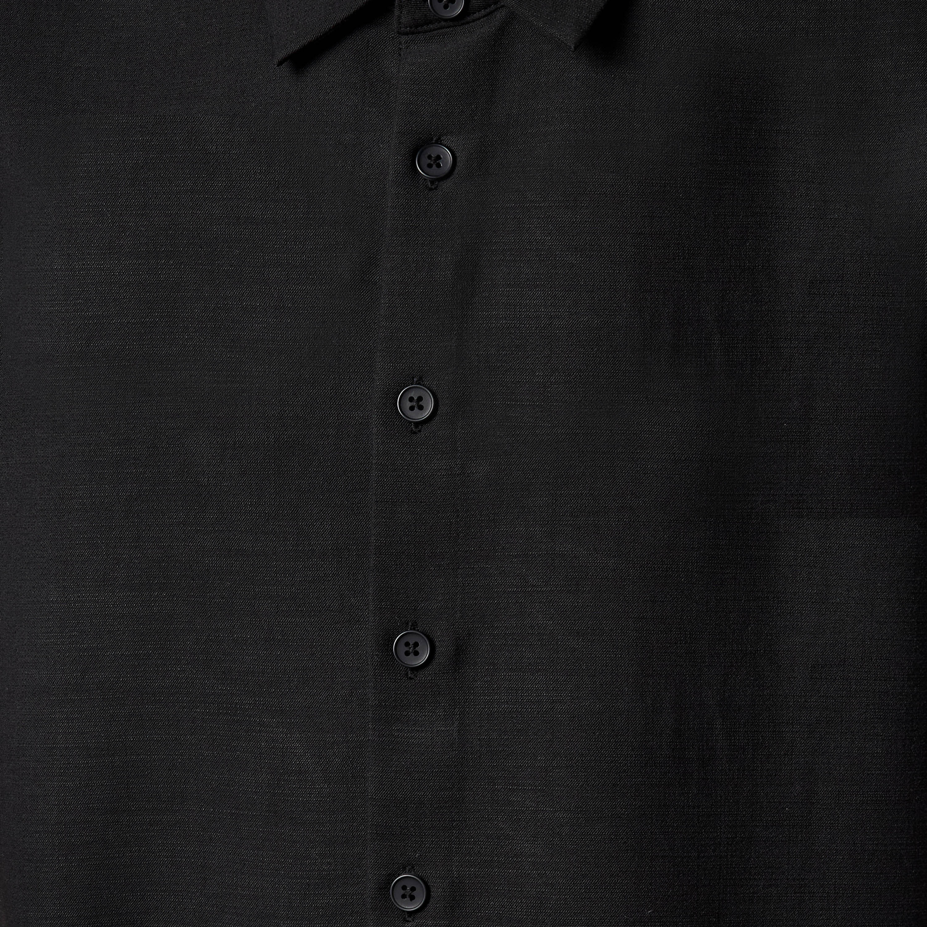 قميص بقصّة عادية وياقة عادية وأكمام قصيرة للرجال-men-clothing-shirts-image-3