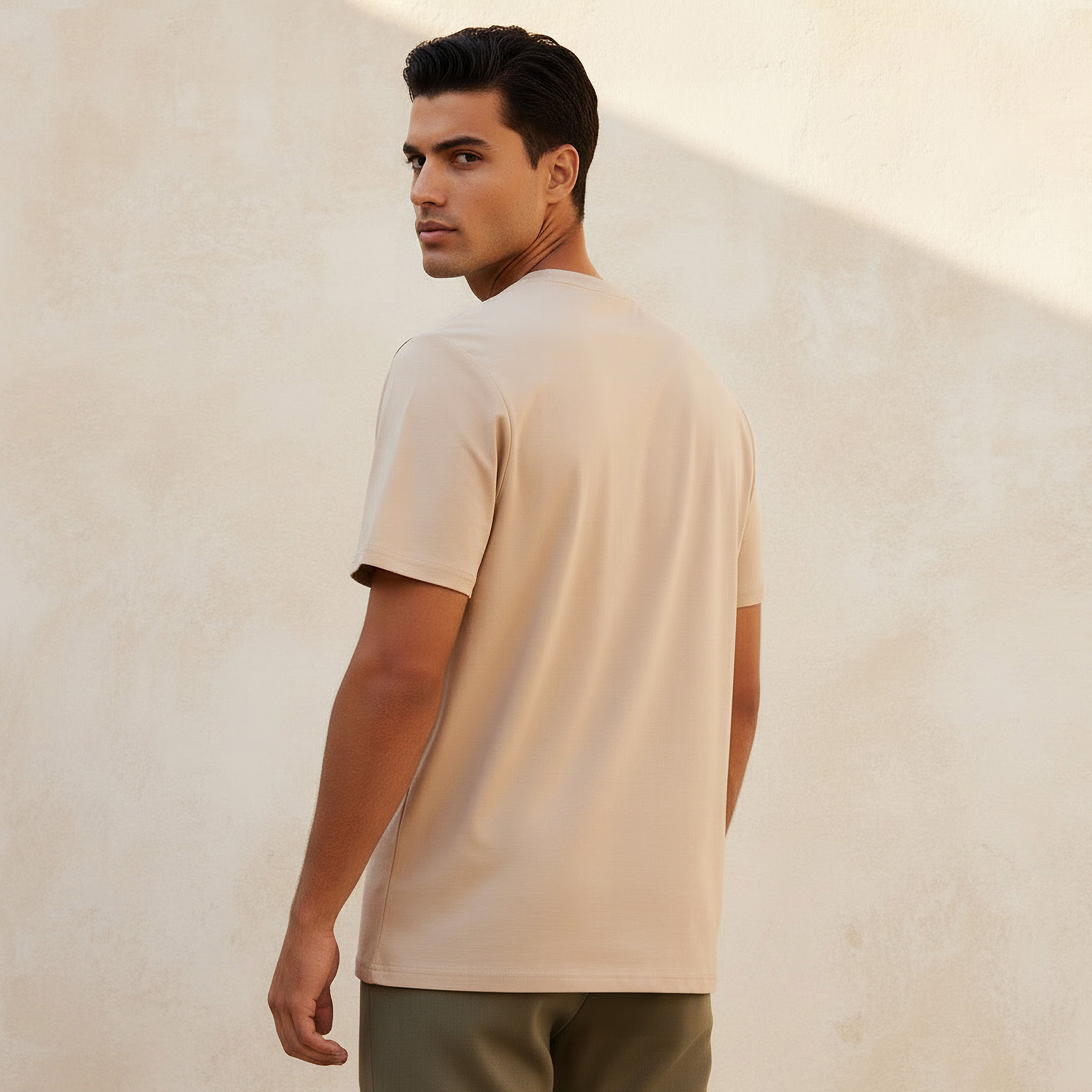 تيشيرت بقصّة عادية وياقة ضيقة وأكمام قصيرة للرجال من إمبيرور-men-clothing-tshirtsandpolos-tshirts-image-4