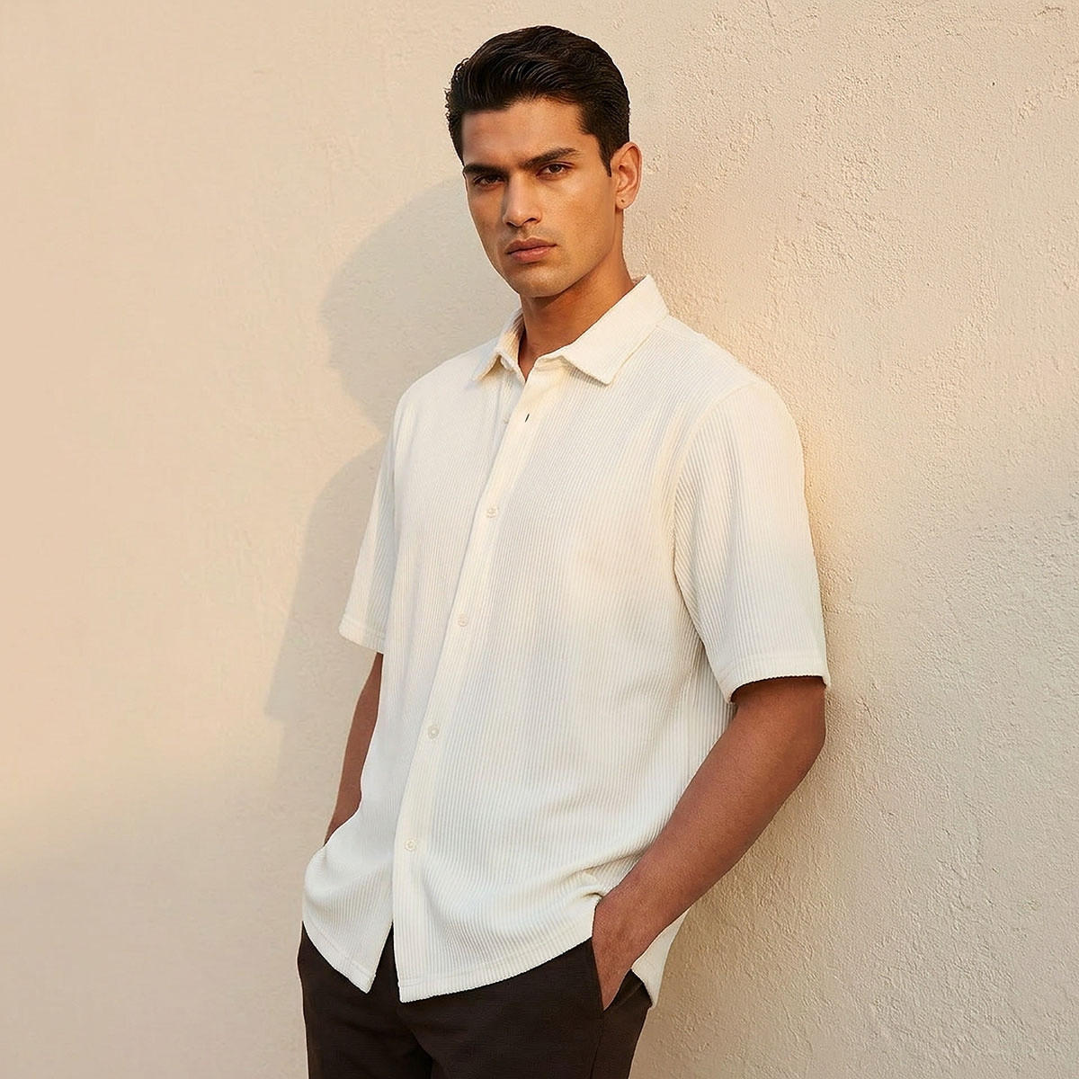 قميص بأكمام قصيرة بياقة وملمس بارز بقصة عادية من سبلاش سمارت-men-clothing-shirts-image-1