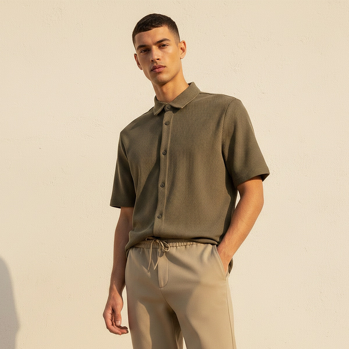 قميص بأكمام قصيرة بياقة وملمس بارز بقصة عادية من سبلاش سمارت-men-clothing-shirts-image-1