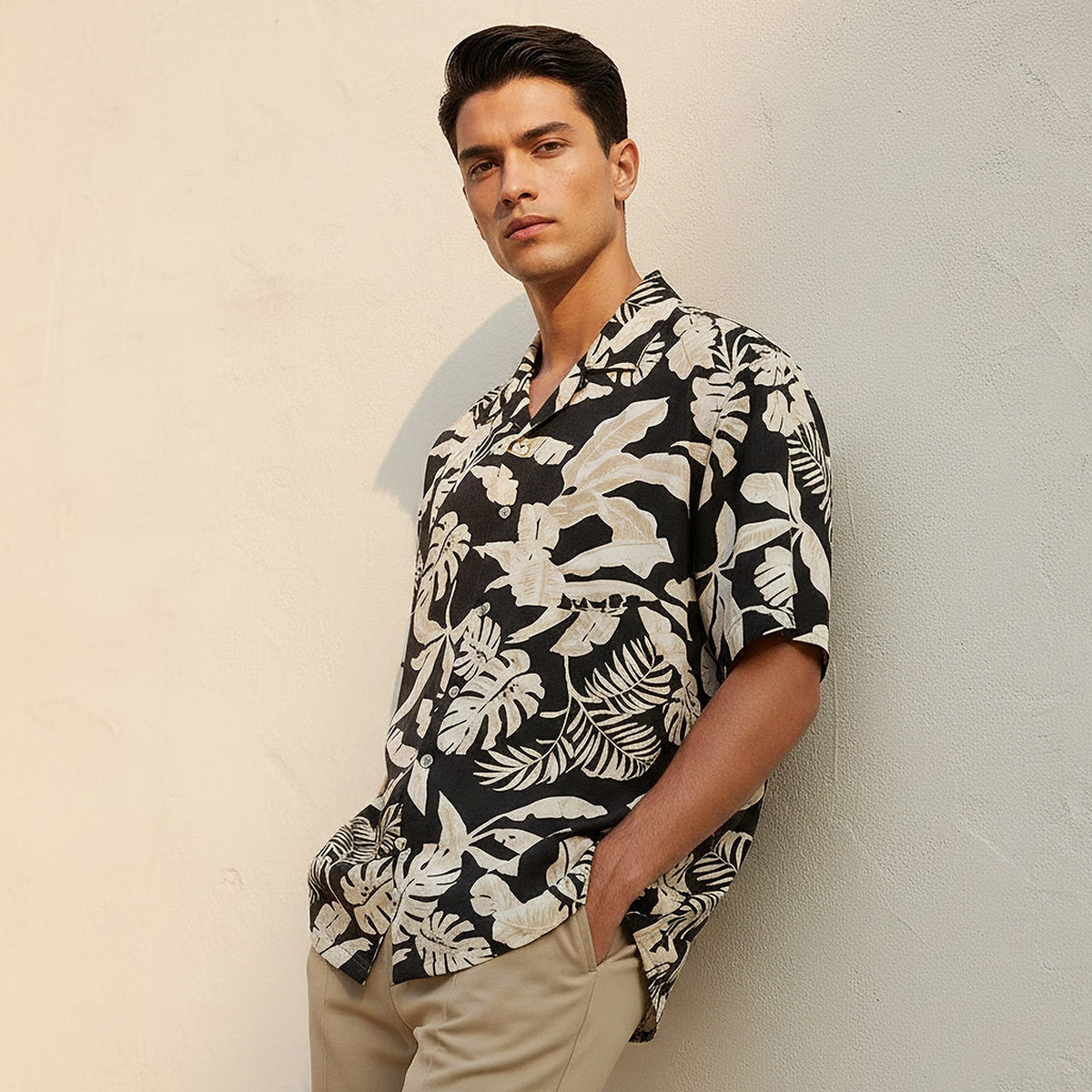 قميص ريزورت بطبعات وياقة وقصة عادية وأكمام قصيرة من سبلاش سمارت-men-clothing-shirts-image-5