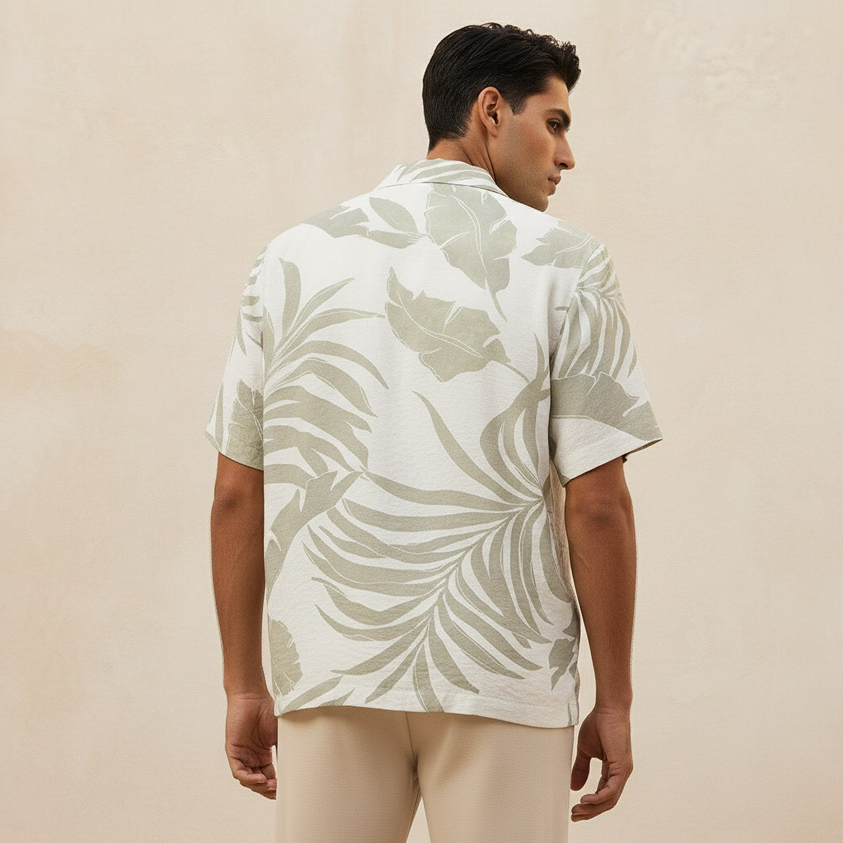 قميص ريزورت بطبعات وياقة وقصة عادية وأكمام قصيرة من سبلاش سمارت-men-clothing-shirts-image-4
