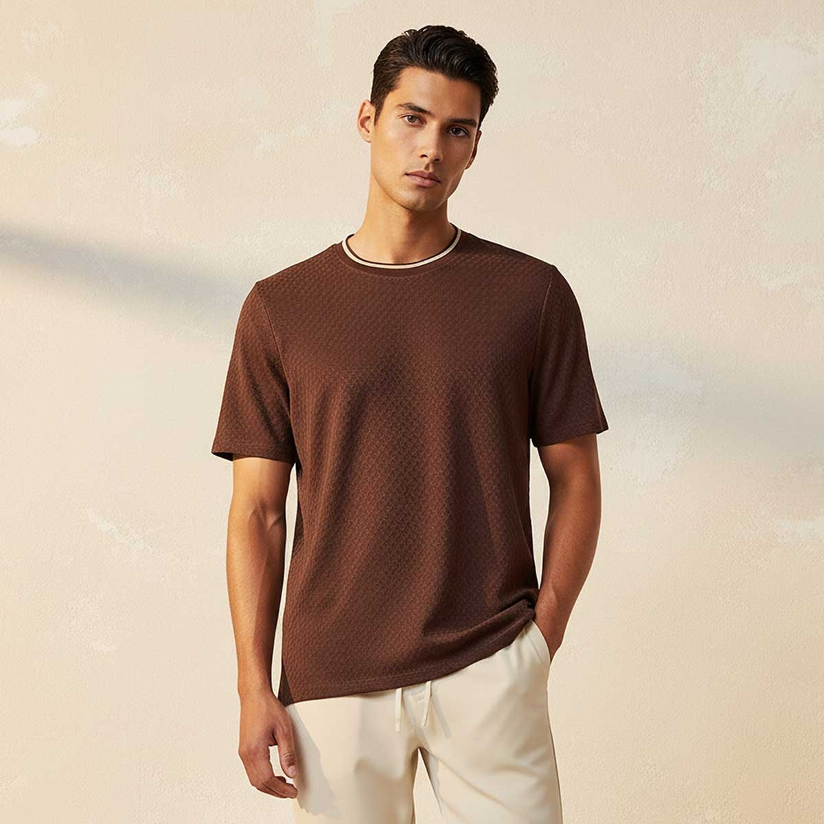 تيشيرت جاكار بقصة عادية وياقة ضيقة وأكمام قصيرة من سبلاش سمارت-men-clothing-tshirtsandpolos-tshirts-image-1