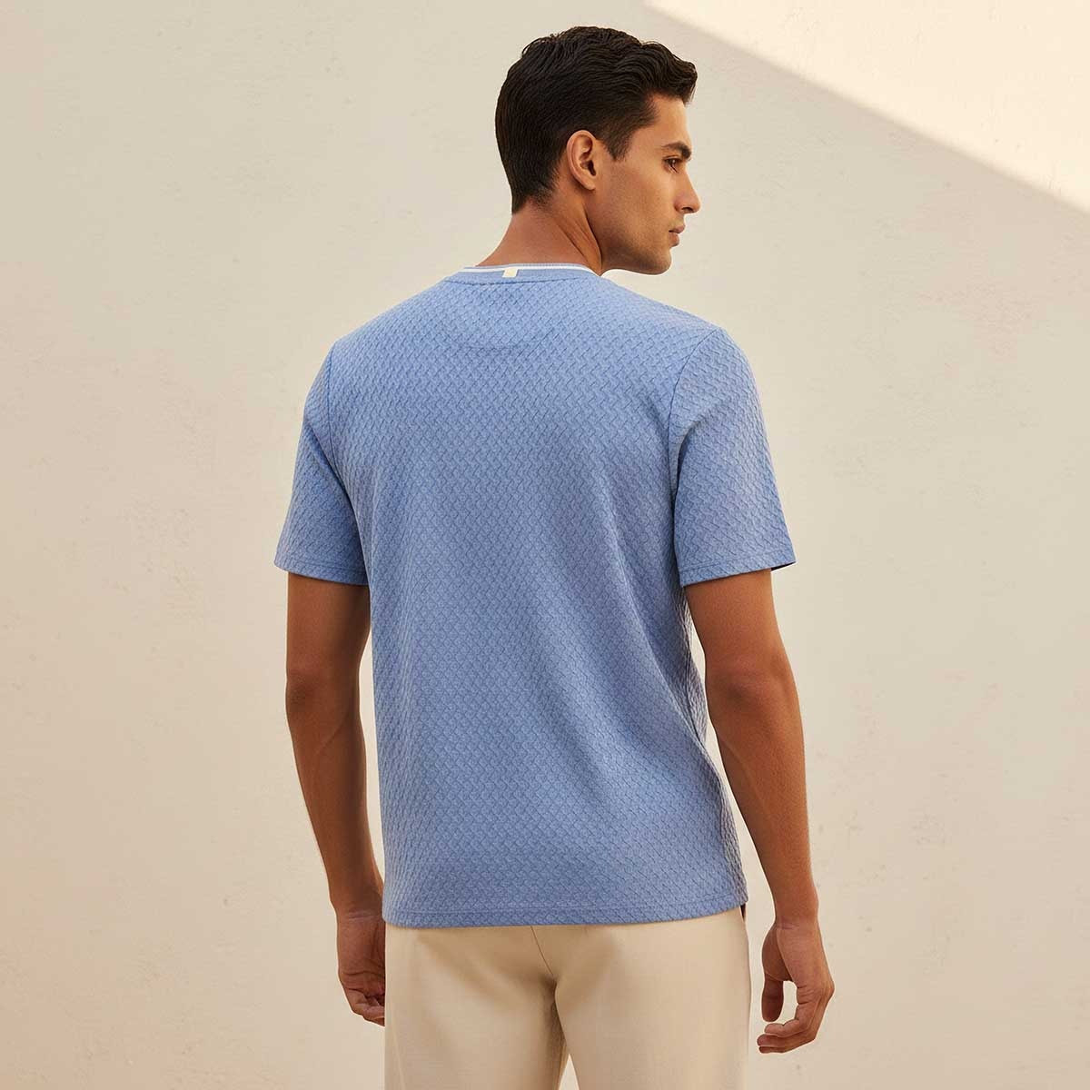 تيشيرت جاكار بقصة عادية وياقة ضيقة وأكمام قصيرة من سبلاش سمارت-men-clothing-tshirtsandpolos-tshirts-image-4