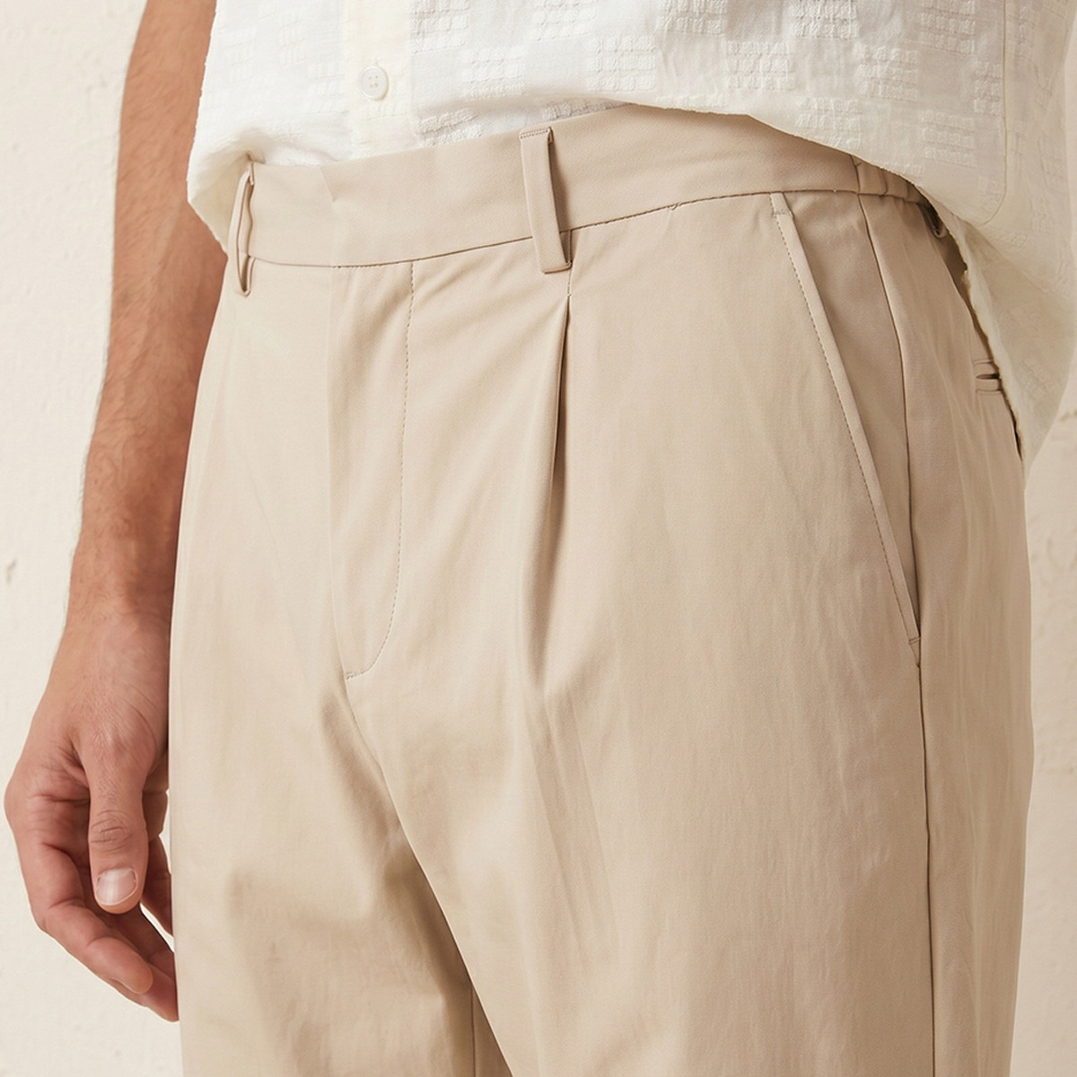 بنطلون بيرفورمانس بقصة عادية وكسرات من سبلاش سمارت-men-clothing-bottoms-trousersandchinos-trousers-image-5