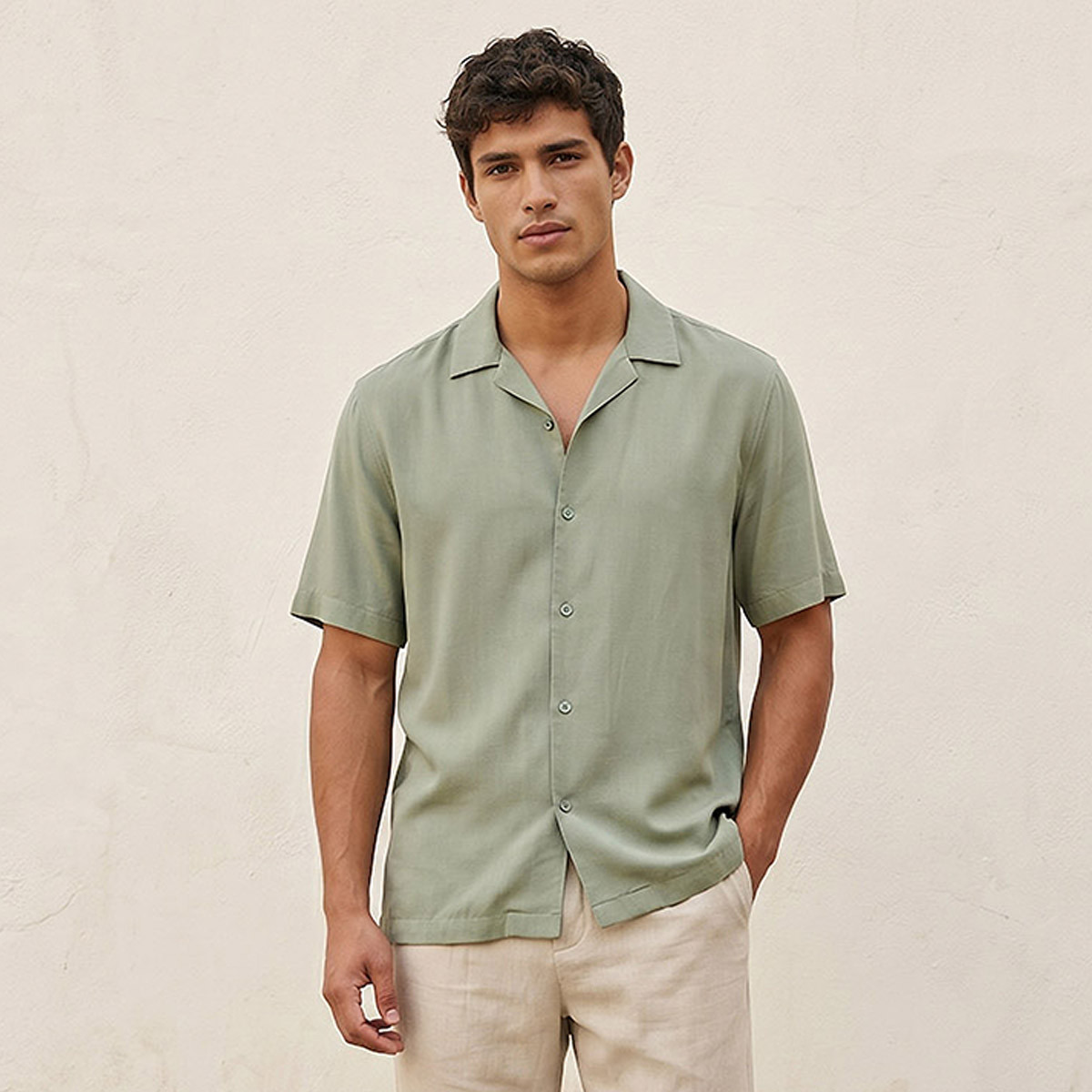 قميص بارز الملمس بقصة عادية وياقة عادية وأكمام قصيرة من سبلاش سمارت-men-clothing-shirts-image-1