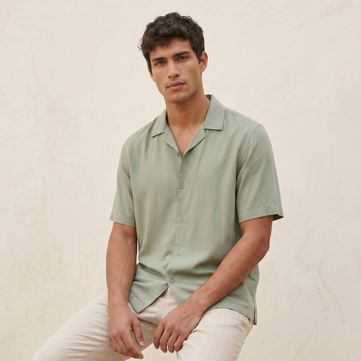 قميص بارز الملمس بقصة عادية وياقة عادية وأكمام قصيرة من سبلاش سمارت-men-clothing-shirts-image-5