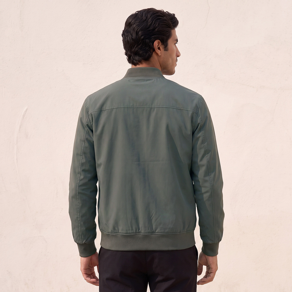 جاكيت منفوخ بجيوب جانبية من سمارت من سبلاش-men-clothing-jacketsandblazers-jackets-image-4