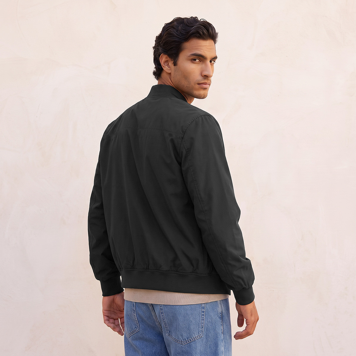 جاكيت منفوخ بجيوب جانبية من سمارت من سبلاش-men-clothing-jacketsandblazers-jackets-image-3
