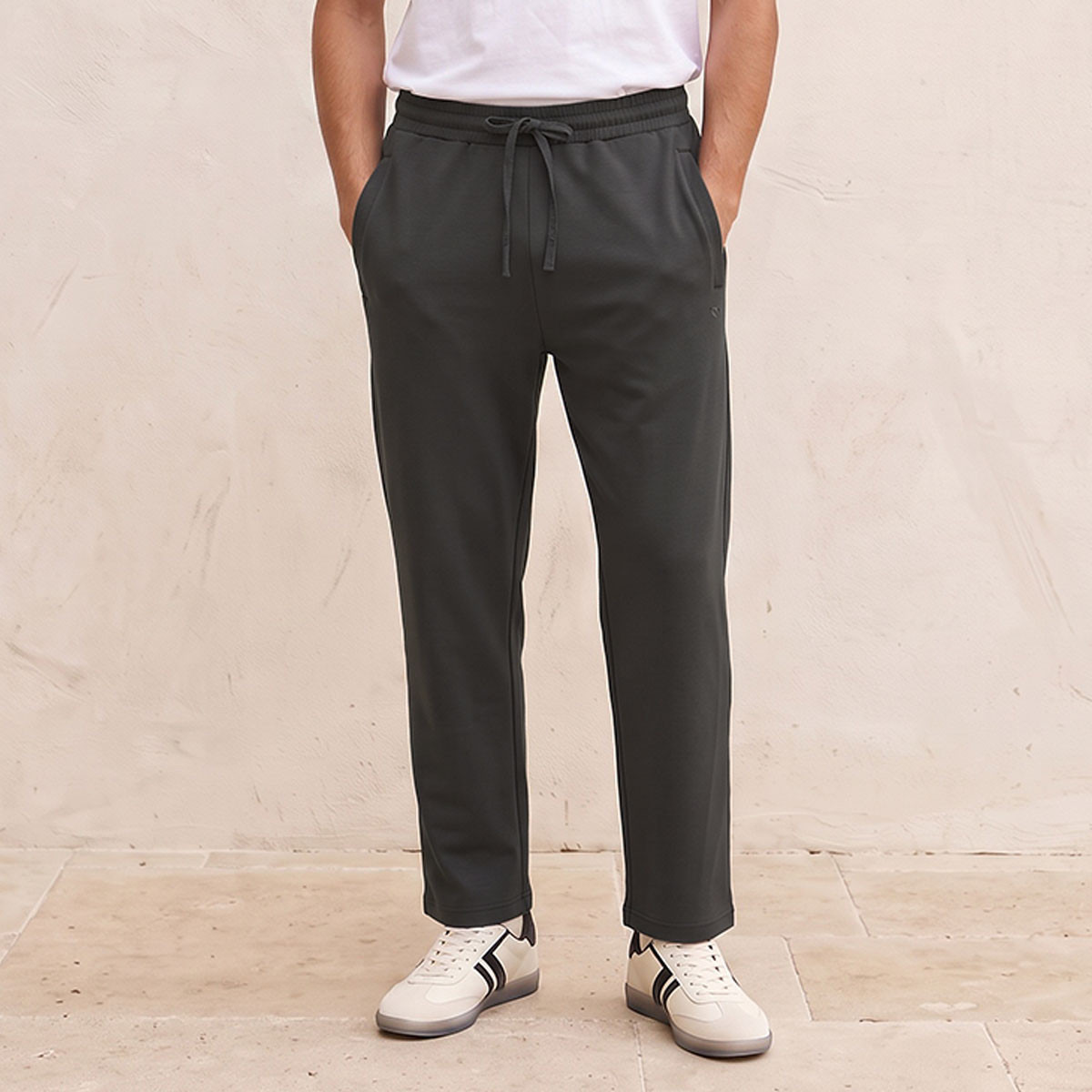 بنطلون بقصة واسعة من بانجولين لوف-men-clothing-bottoms-joggers-image-1