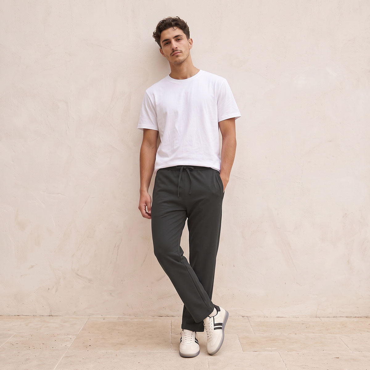بنطلون بقصة واسعة من بانجولين لوف-men-clothing-bottoms-joggers-image-2