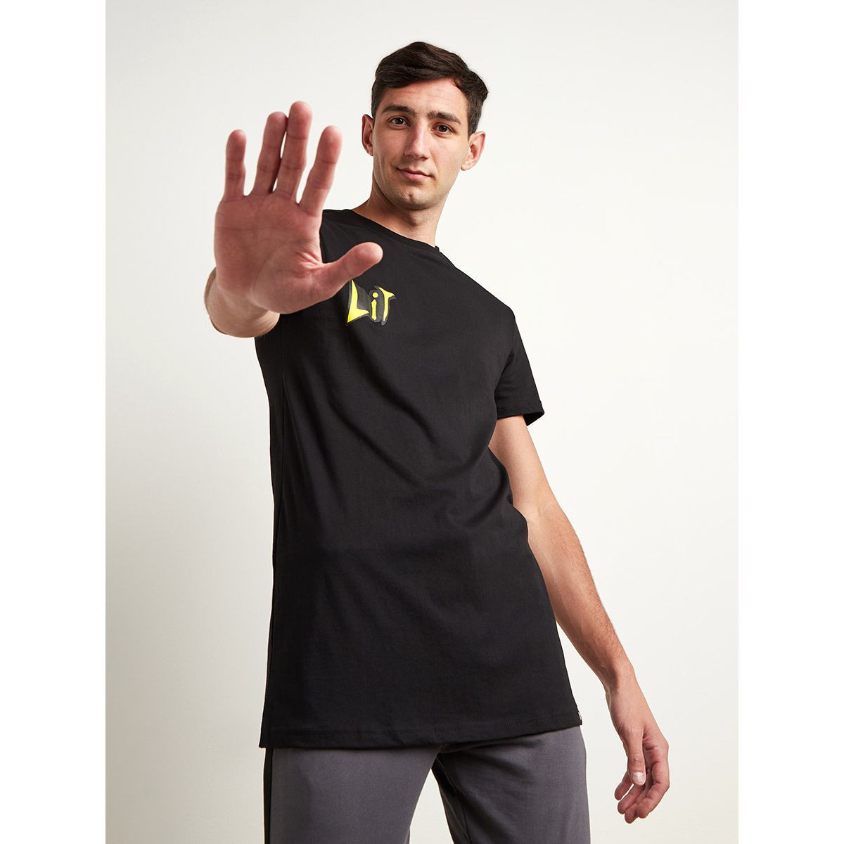 تيشيرت مطبوع بأكمام قصيرة من ستايلي-men-clothing-tshirtsandpolos-tshirts-image-1