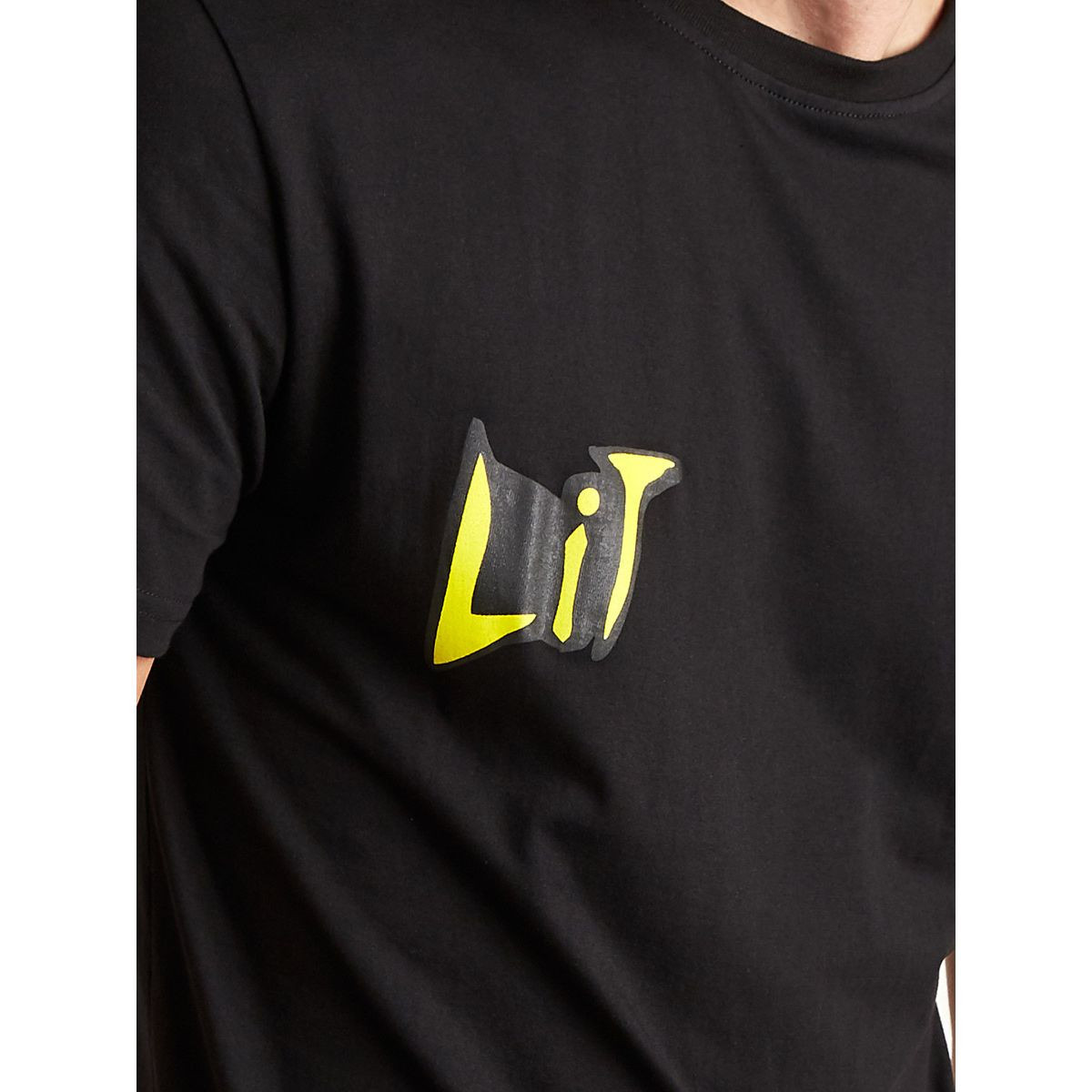 تيشيرت مطبوع بأكمام قصيرة من ستايلي-men-clothing-tshirtsandpolos-tshirts-image-4