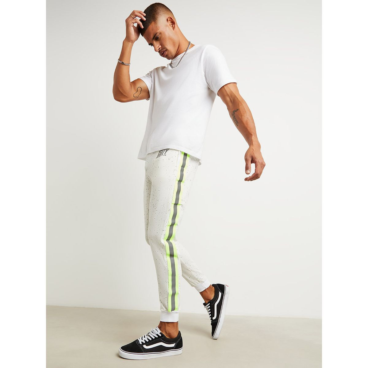 بنطلون رياضي بتفاصيل جانبية من ستايلي-men-clothing-bottoms-joggers-image-2