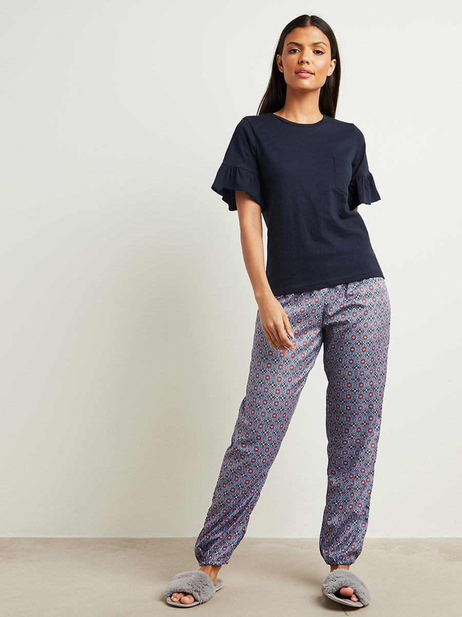 مجموعة من تيشيرت وبنطلون بيجاما من ستايلي-women-clothing-nightwear-pyjamas-bottoms-image-2