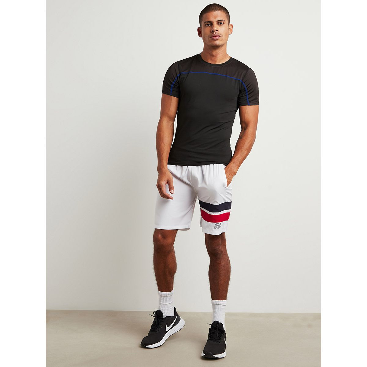 شورت مخطط بجيب جانبي من ستايلي-men-clothing-bottoms-shorts-image-3