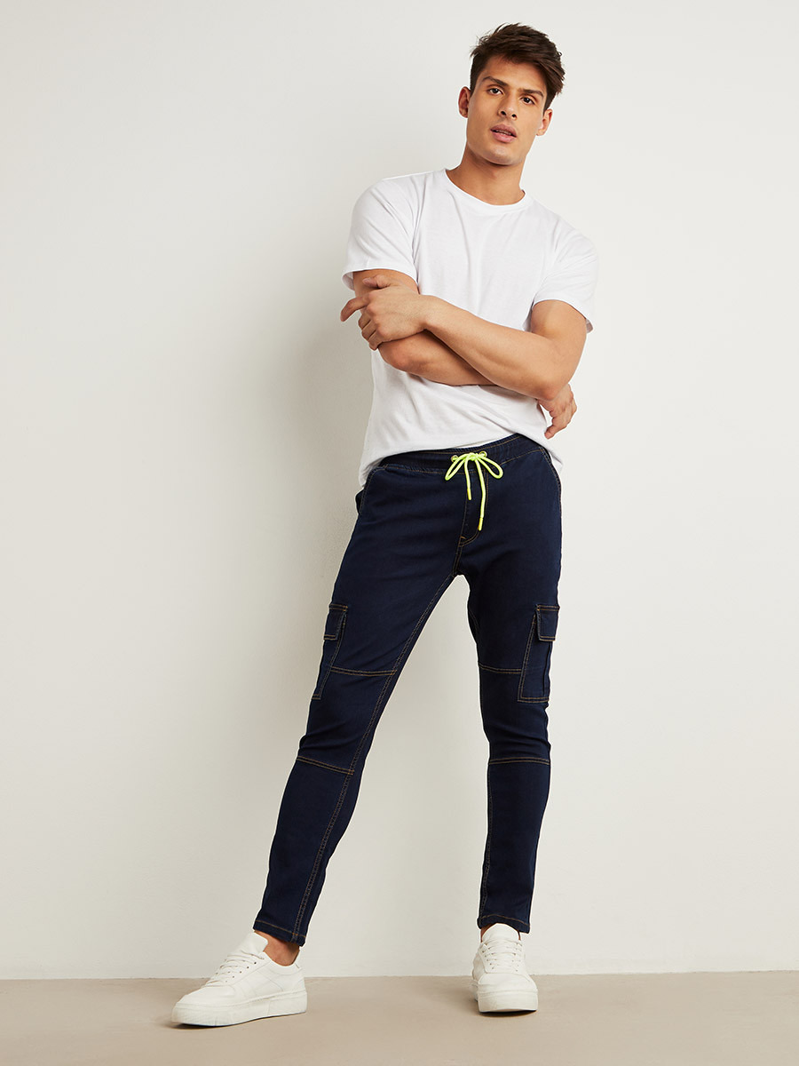 بنطلون جينز كارجو بقصة ضيقة-men-clothing-bottoms-jeans-image-2