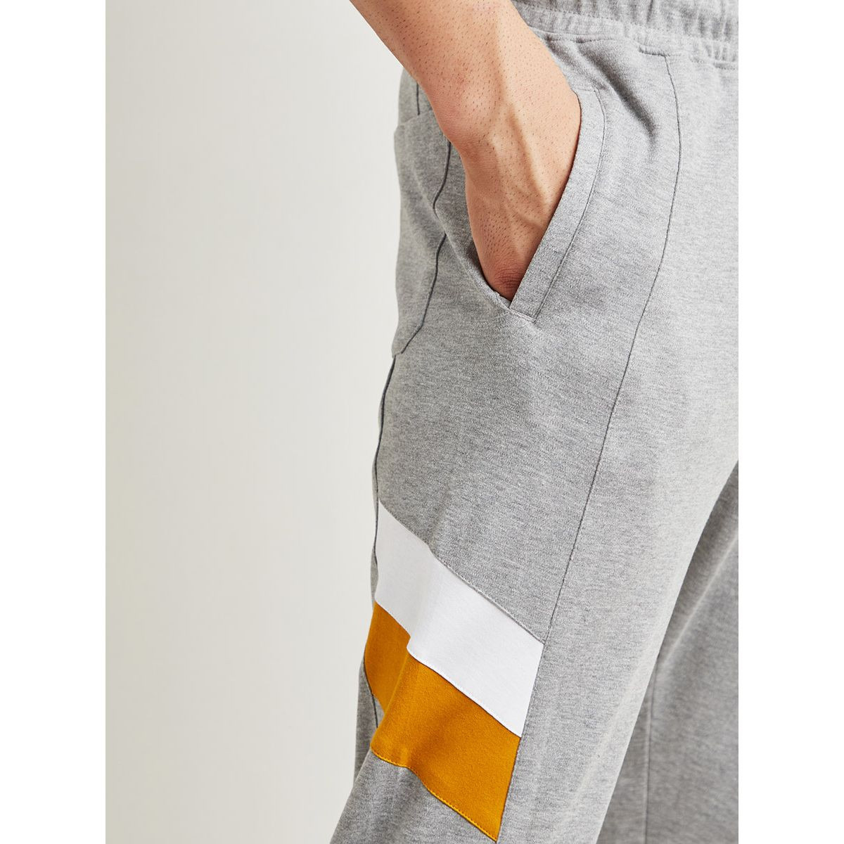 بنطلون رياضي بقصة واسعة من ستايلي-men-clothing-bottoms-joggers-image-3