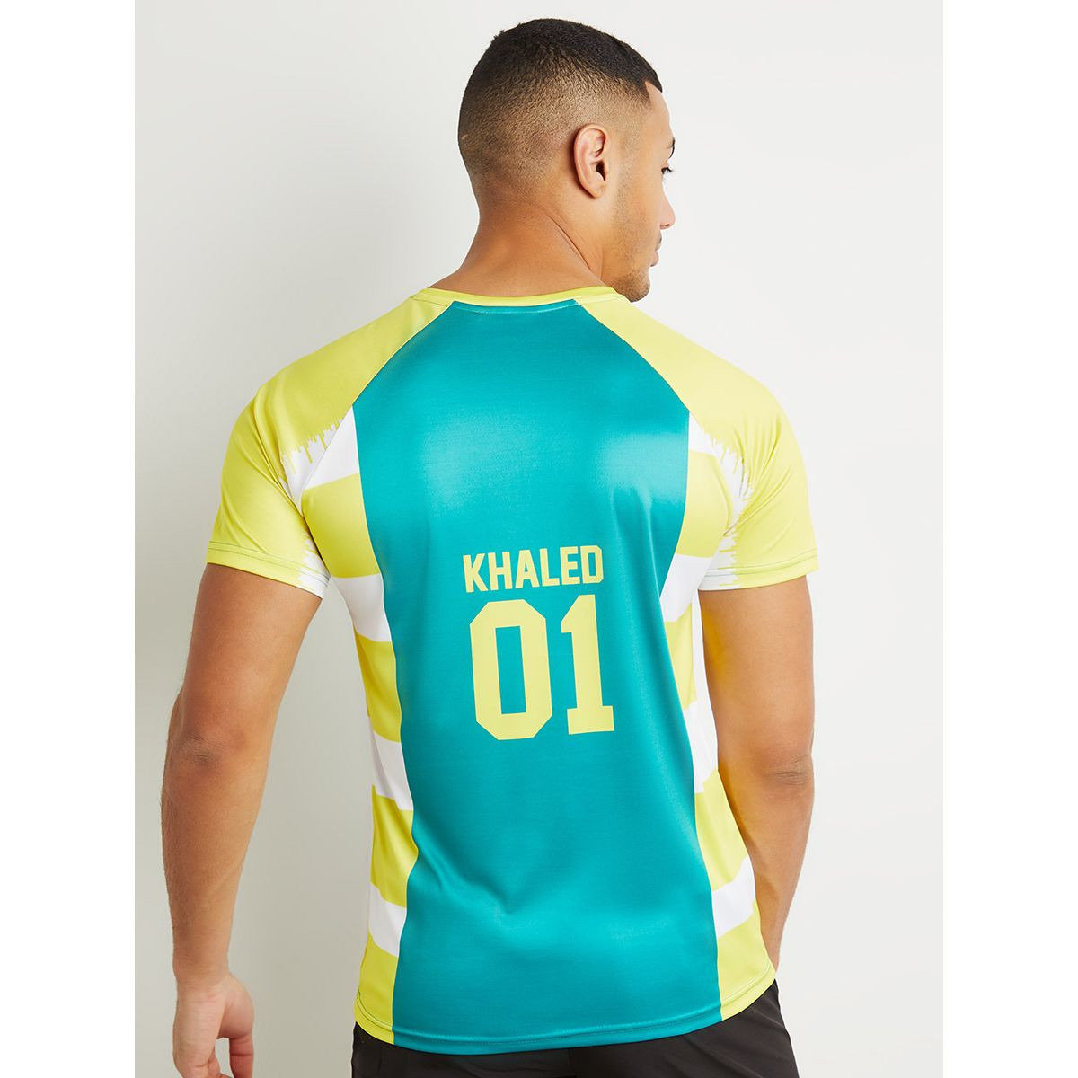 تيشيرت بنمط كتل الألوان  من ستايلي-men-clothing-sportswearandactivewear-tshirtsandpolos-image-4
