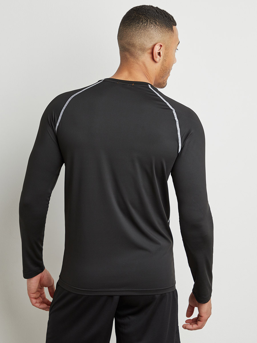 تيشيرت بقصة ضيقة وأكمام طويلة-men-clothing-tshirtsandpolos-tshirts-image-3