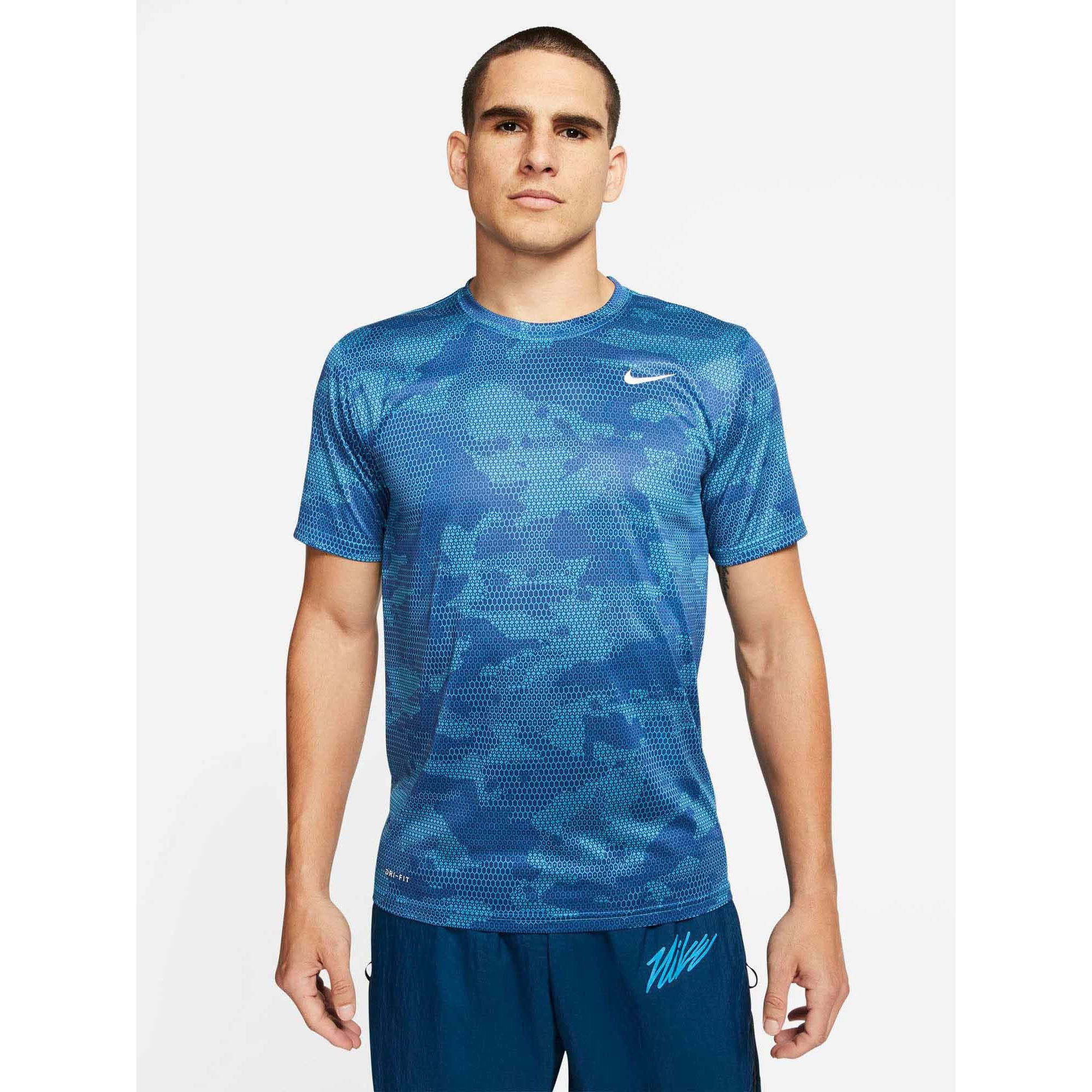 تيشيرت نايكي بقصة ضيقة من نايكي-men-clothing-sportswearandactivewear-tshirtsandpolos-image-1