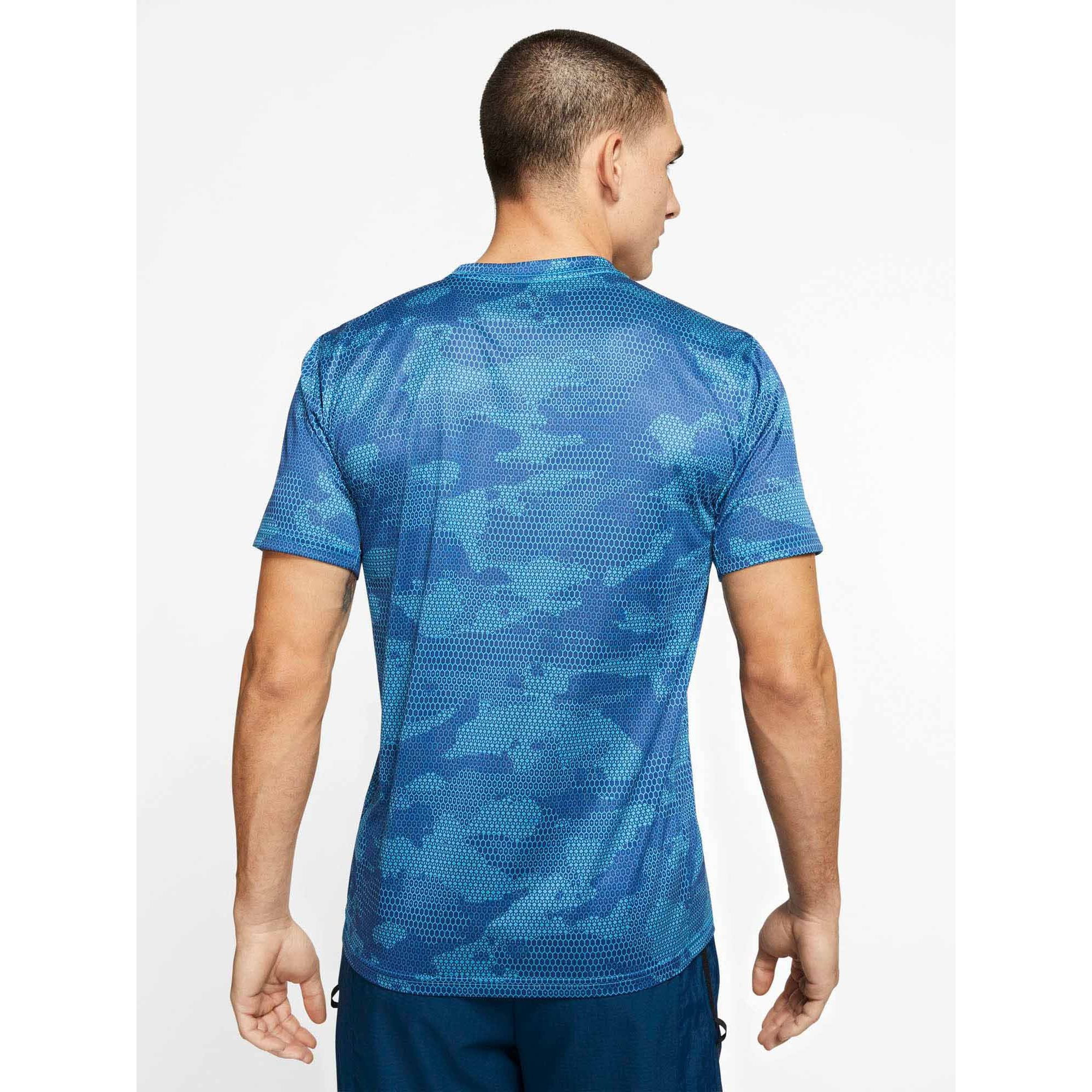 تيشيرت نايكي بقصة ضيقة من نايكي-men-clothing-sportswearandactivewear-tshirtsandpolos-image-2