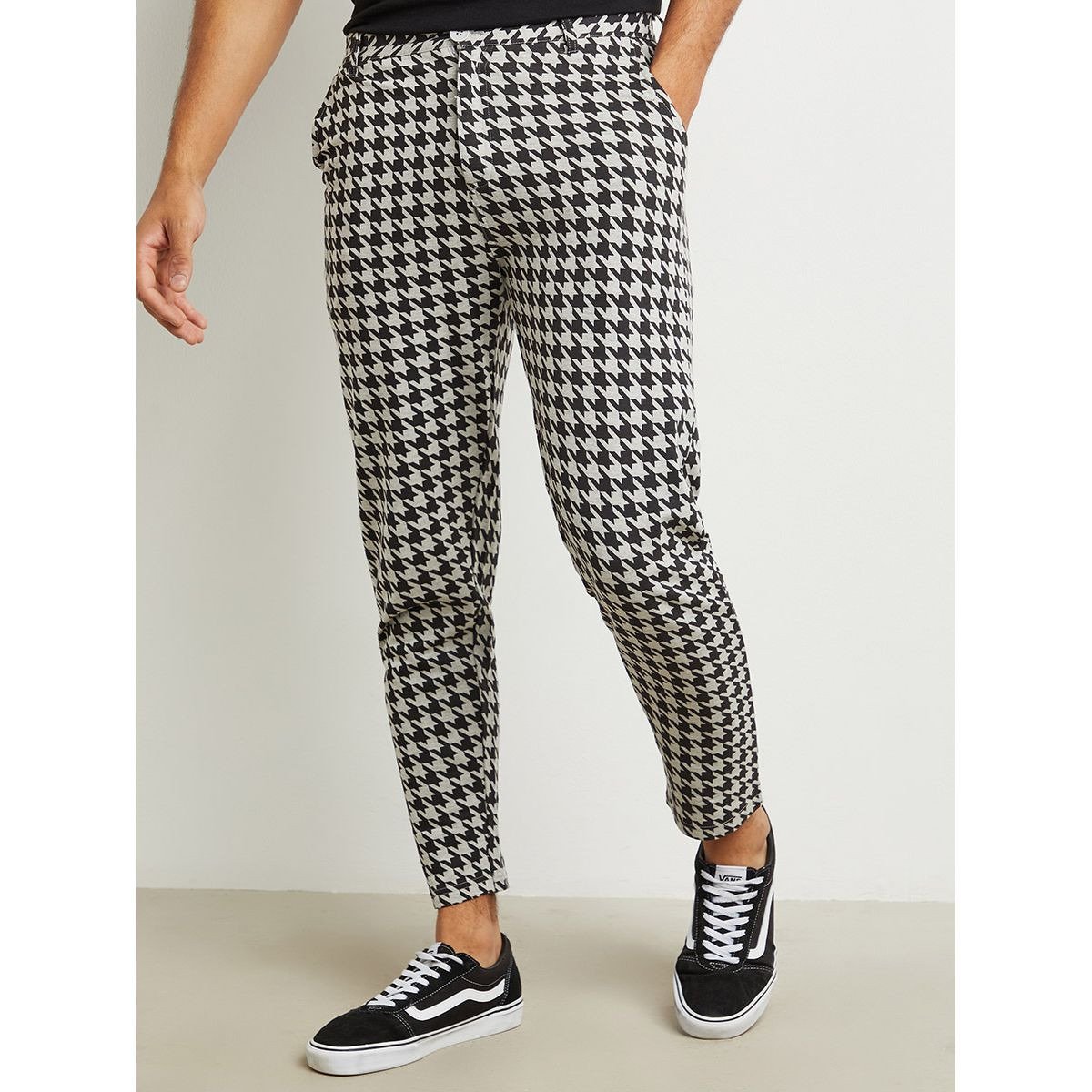 Styli Houndstooth Print Slim Fit Knitted Pants-men-clothing-bottoms-trousersandchinos-trousers-image-1
