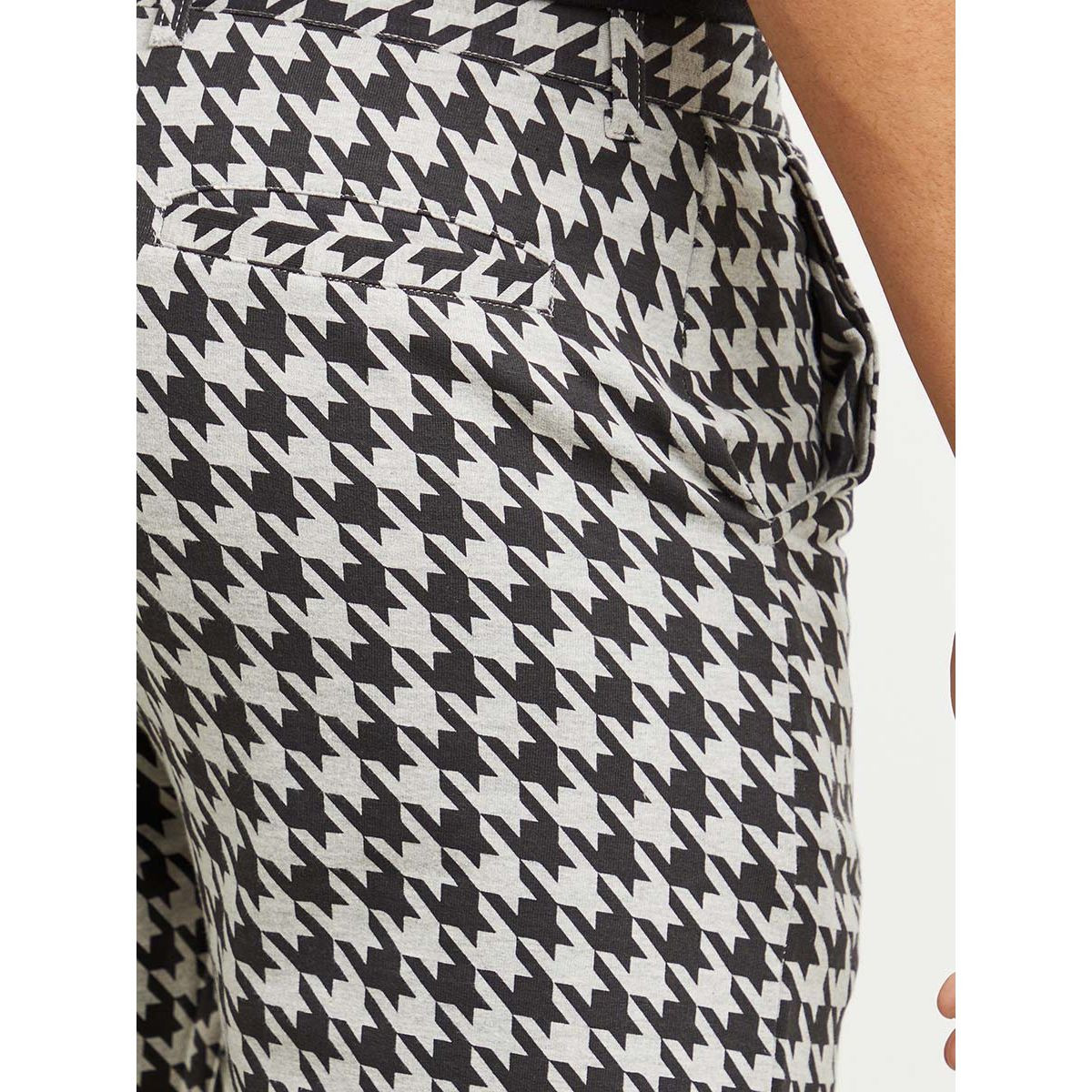 Styli Houndstooth Print Slim Fit Knitted Pants-men-clothing-bottoms-trousersandchinos-trousers-image-4