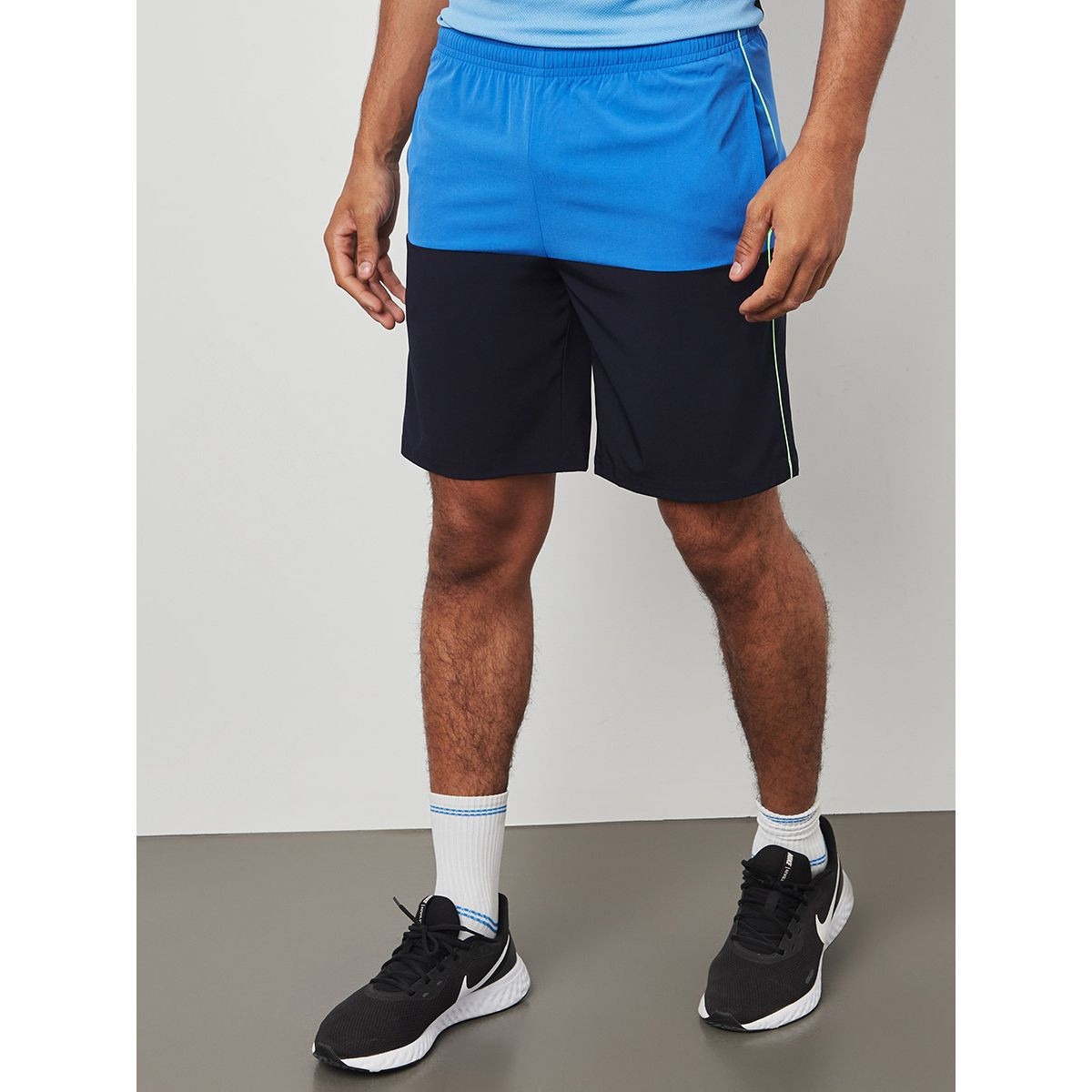 شورت بنمط كتل الألوان من ستايلي-sports-men-clothing-bottoms-image-1