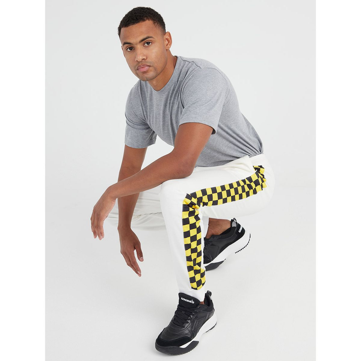 بنطال رياضي بقصة عادية من ستايلي-men-clothing-bottoms-joggers-image-1