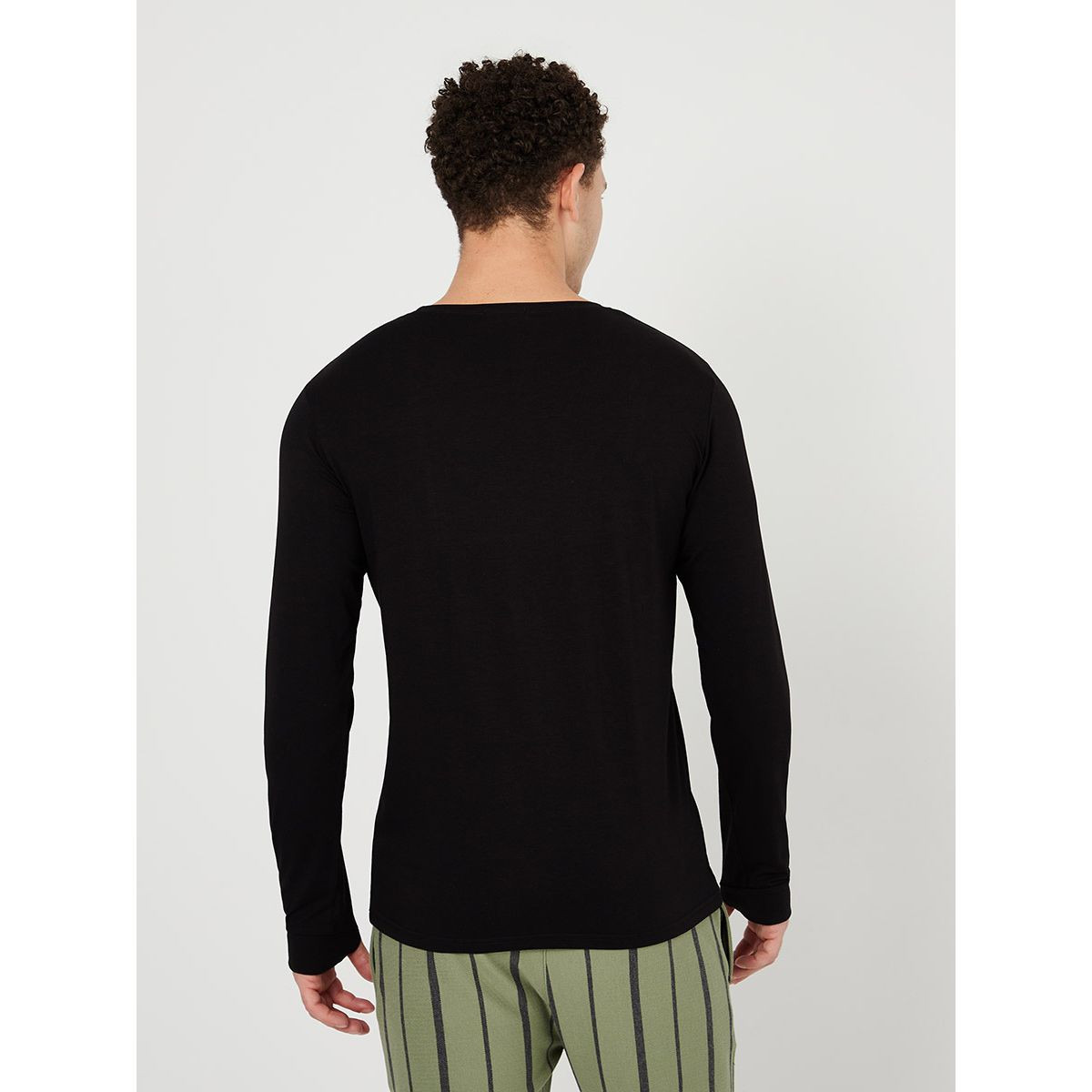 Styli Thumbhook T-Shirt With Stretch-men-clothing-tshirtsandpolos-tshirts-image-4