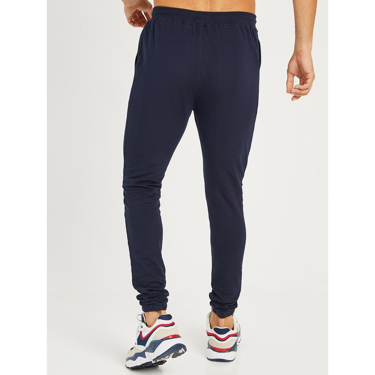 جوغر بقصة سليم فت من ستايلي-men-clothing-bottoms-joggers-image-4