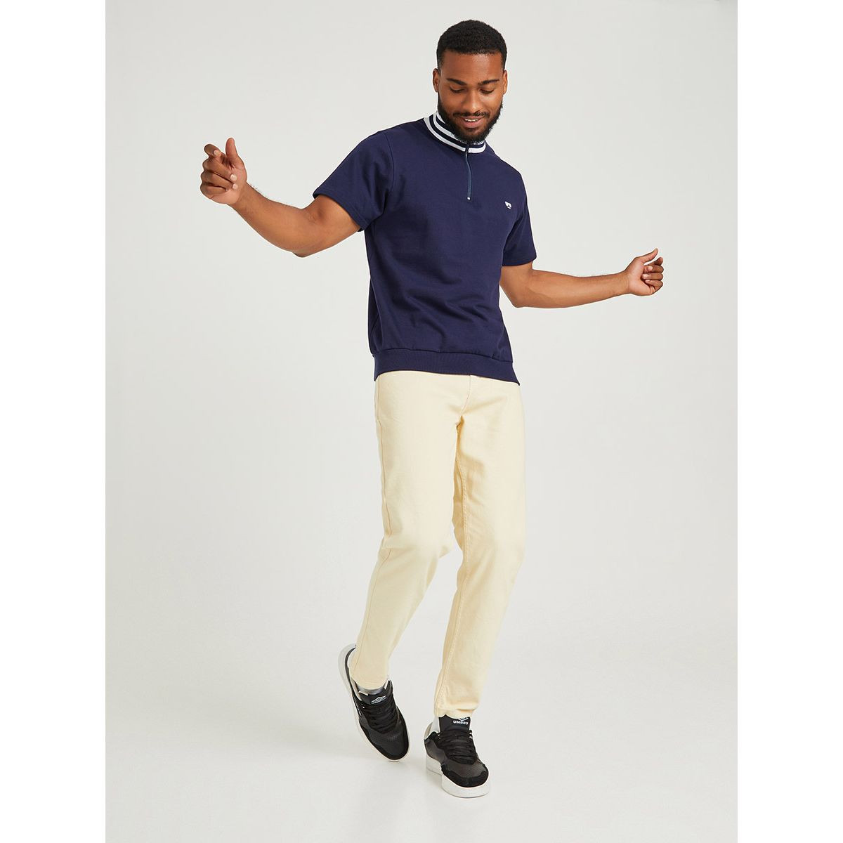 Styli Short Sleeves Half Zip Closure Sweatshirt-men-winterwear-hoodiesandsweatshirts-image-2