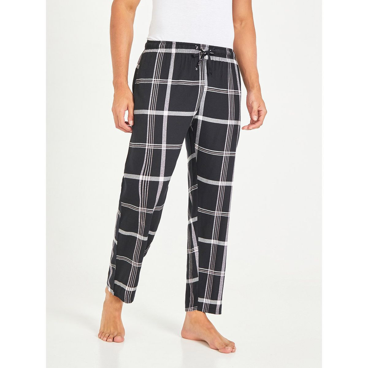 Shop Styli Checkered Print Straight Pyjama with Side Pocket Online ...