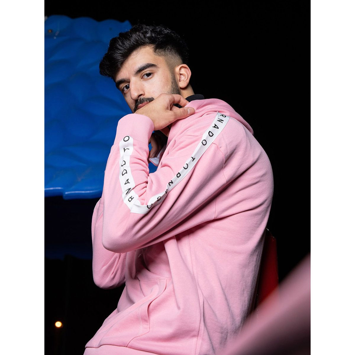 هودي بجيوب كانغارو من ستايلي-men-winterwear-hoodiesandsweatshirts-image-2