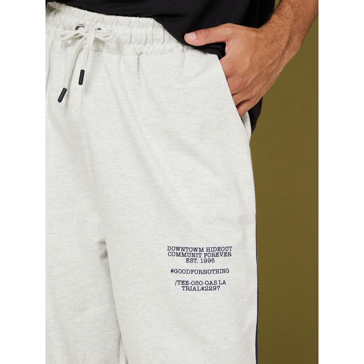 جوغر بنمط كتل الالوان-men-clothing-bottoms-joggers-image-3