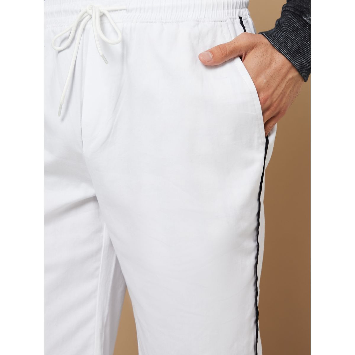 شورت مزين بحزوز-men-clothing-bottoms-shorts-image-3