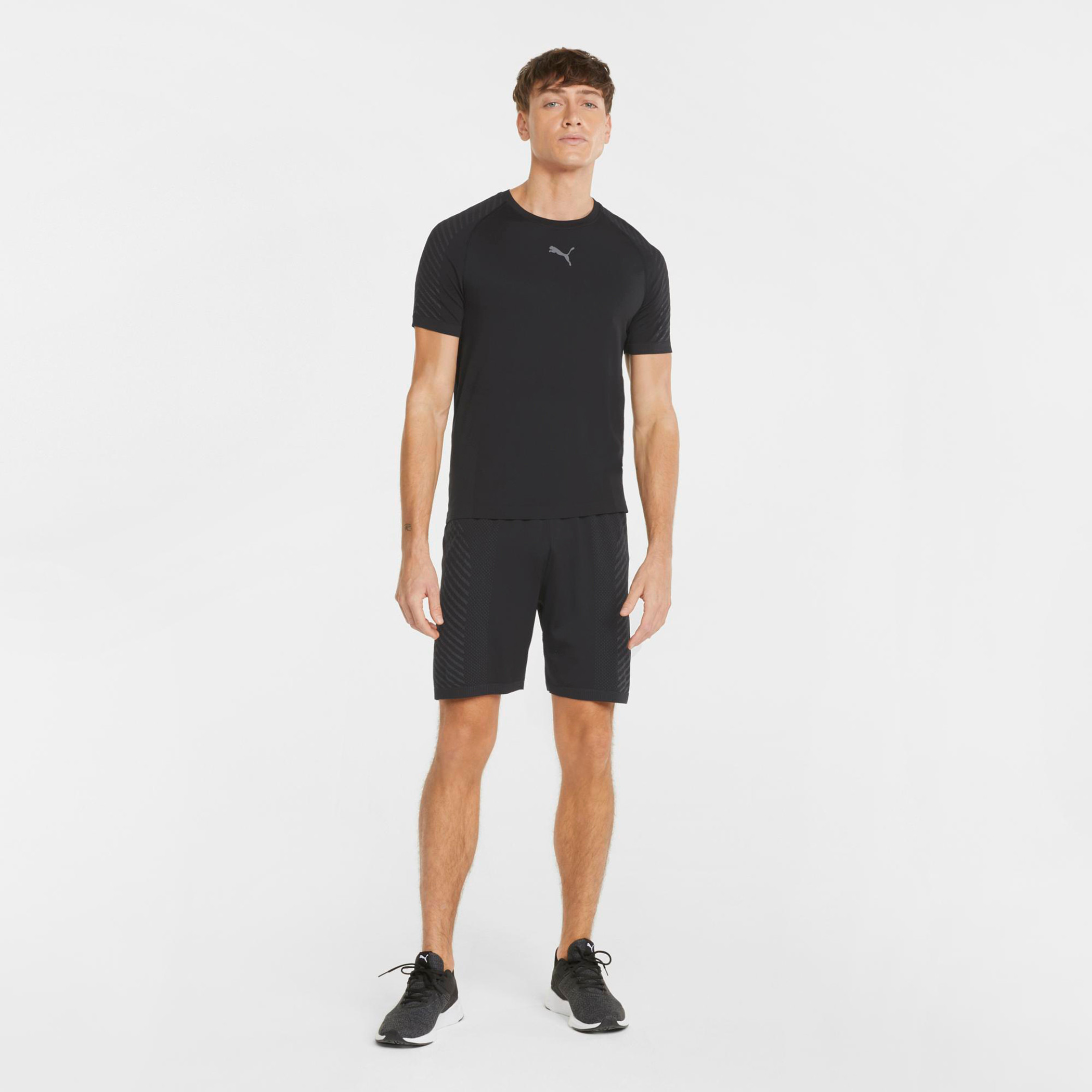 Puma Train Formknit Seamless 7" Men Logo Shorts 52155901-men-clothing-bottoms-shorts-image-5