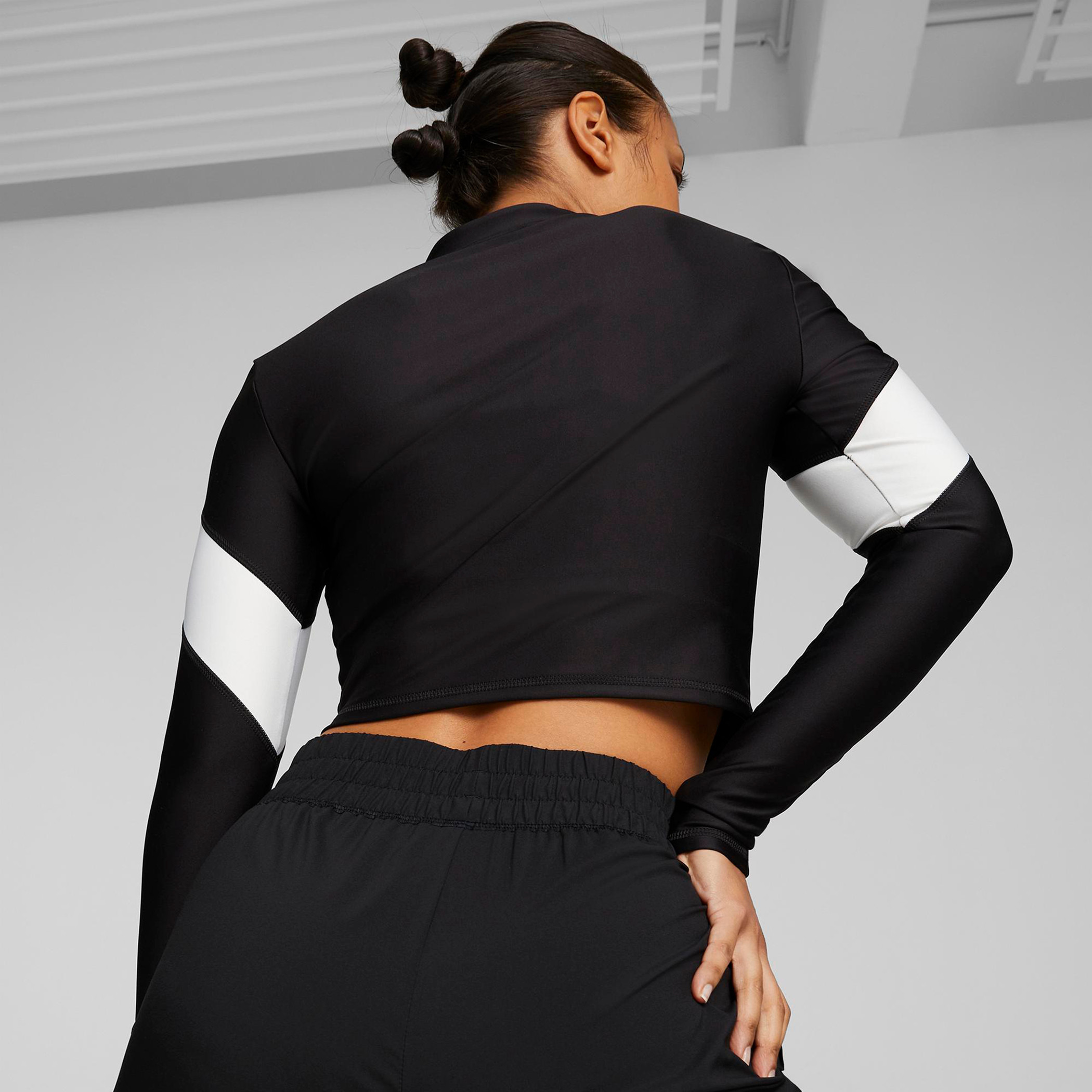 بلوزة قصيرة بشعار نسائي من بوما فيت إيفرسكولبت 1/4 بسحاب-sports-women-clothing-tshirtsandvests-image-2