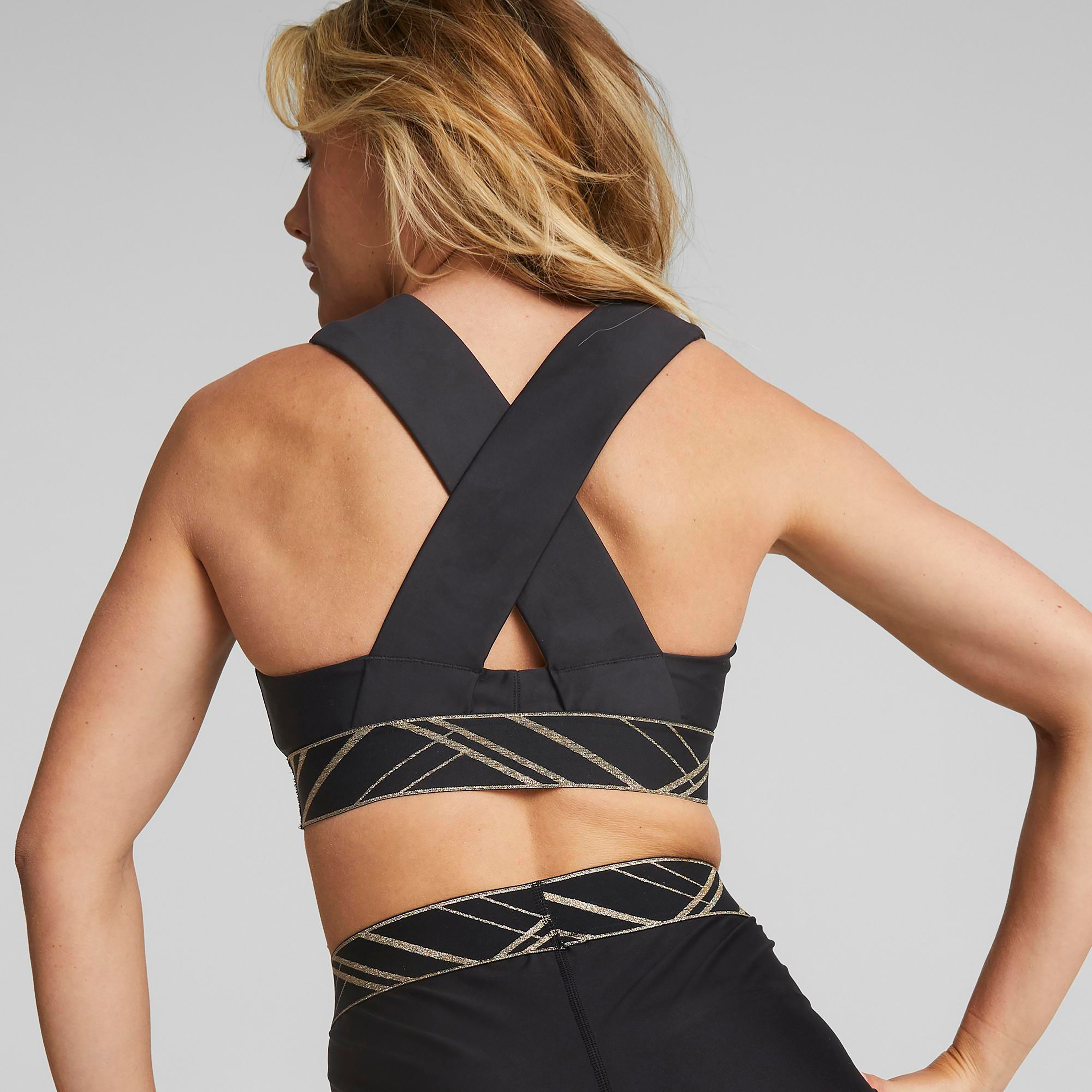 حمالة صدر رياضية للتدريب من بوما ميد إمباكت ديكو جلام للنساء 52225301-women-clothing-sportswearandactivewear-sportsbras-image-2