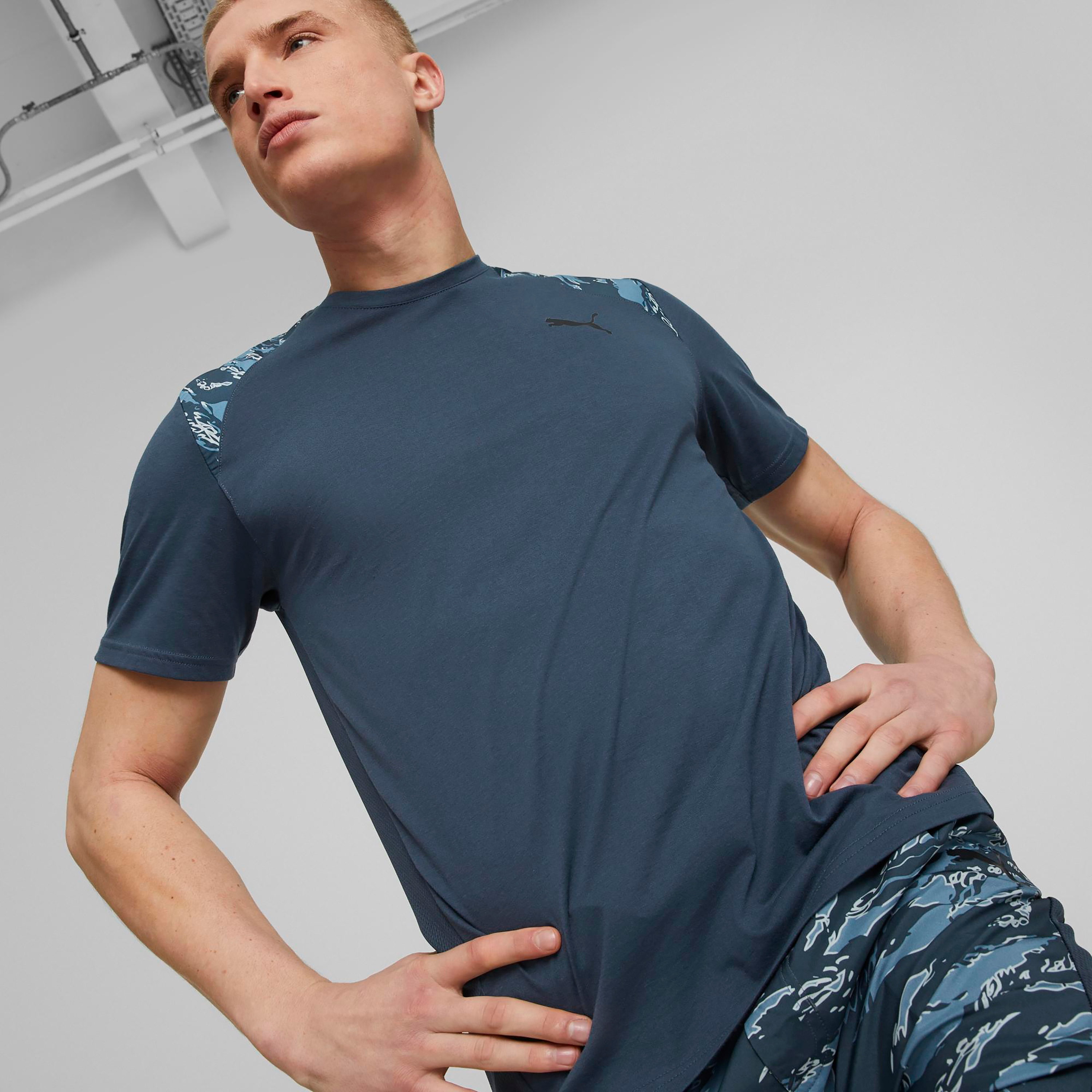 تي شيرت من بوما ترين كونسبت أووب للرجال 52311816-men-clothing-sportswearandactivewear-tshirtsandpolos-image-1