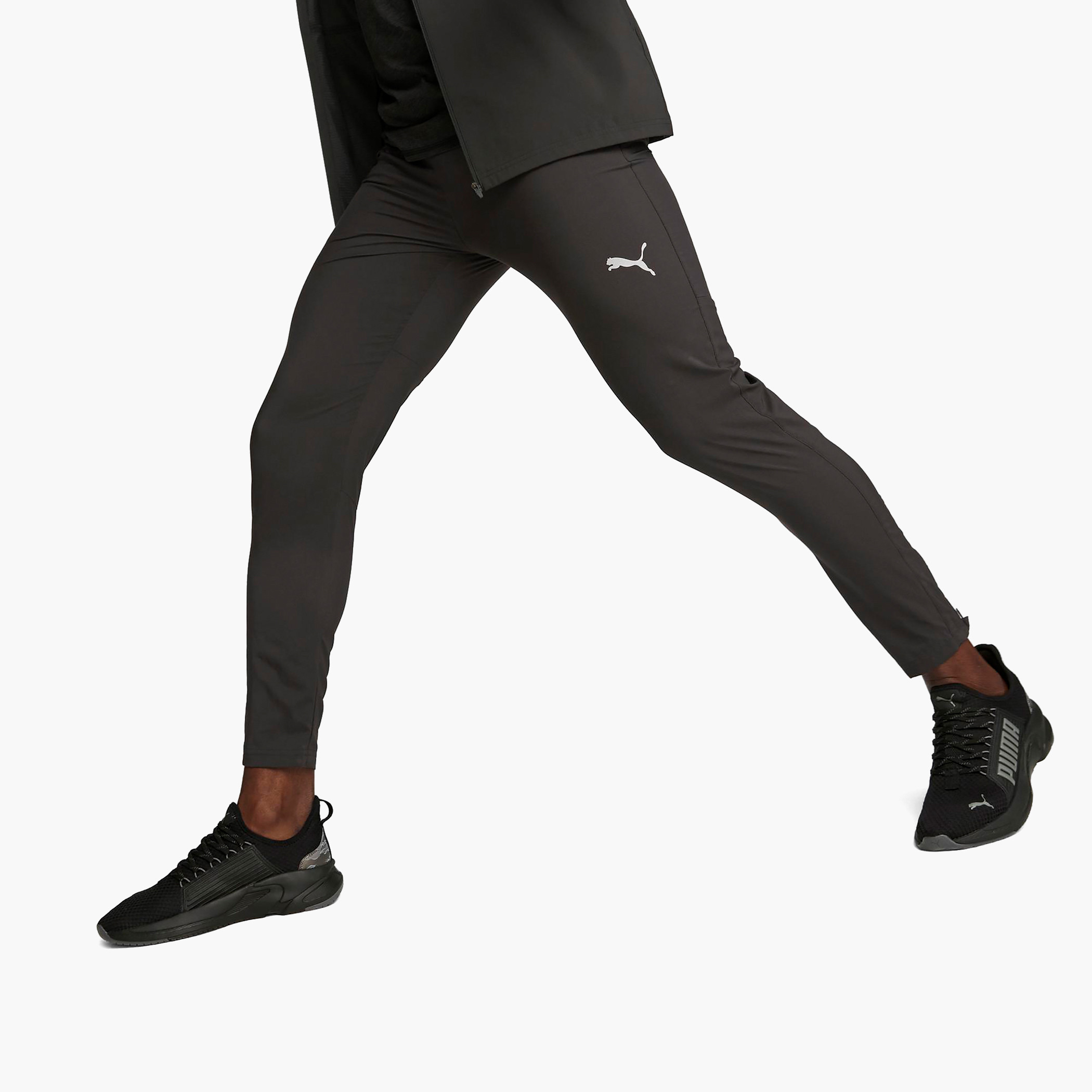 تي شيرت بوما رن فيفوريت للرجال مدببة | 523162-sports-men-clothing-bottoms-image-1