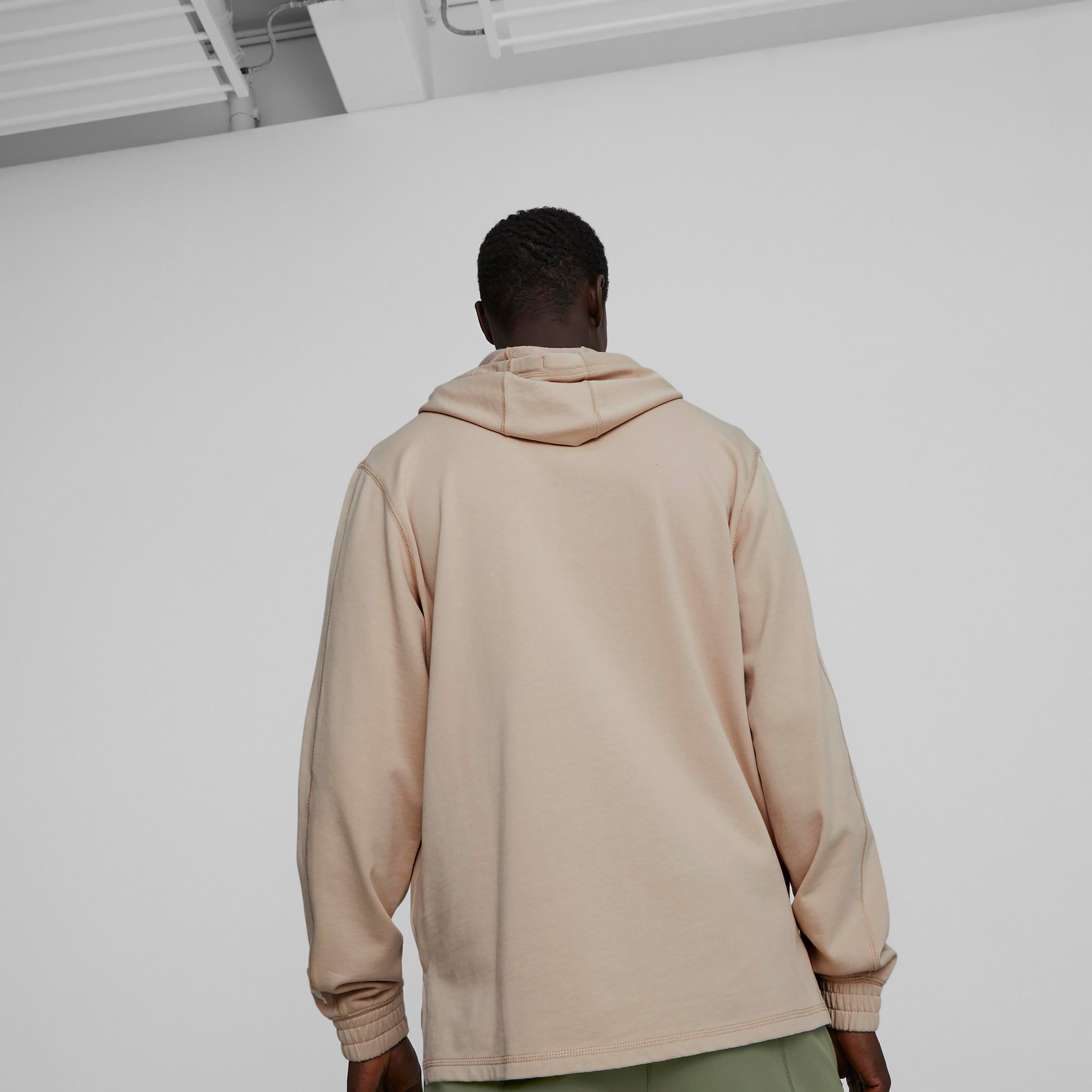 هودي من بوما ستوديو خالي من البلاستيك ذو  للرجال 52320688-men-clothing-sportswearandactivewear-hoodiesandsweatshirts-image-4